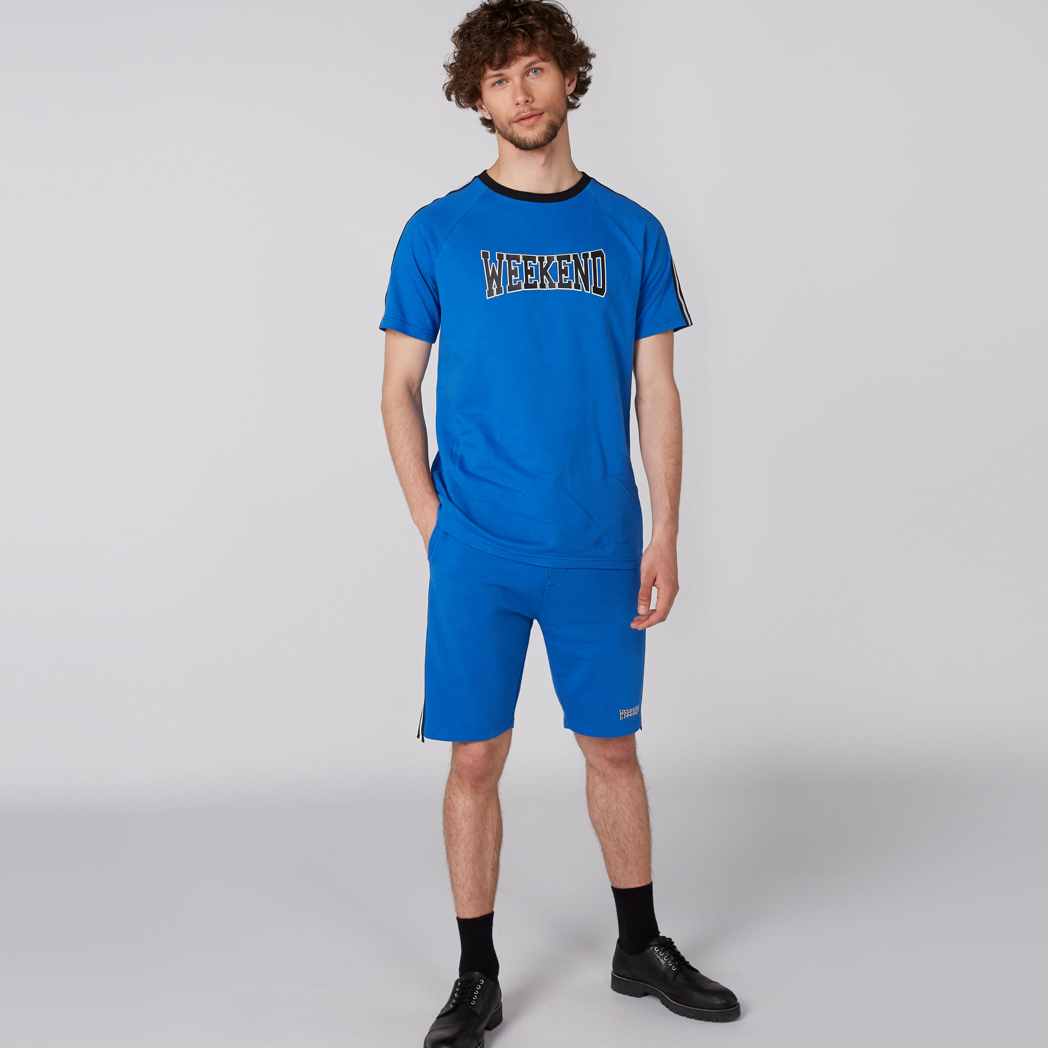 شورت بخصر مطّاطي وجيوب-men-clothing-bottoms-shorts-image-1