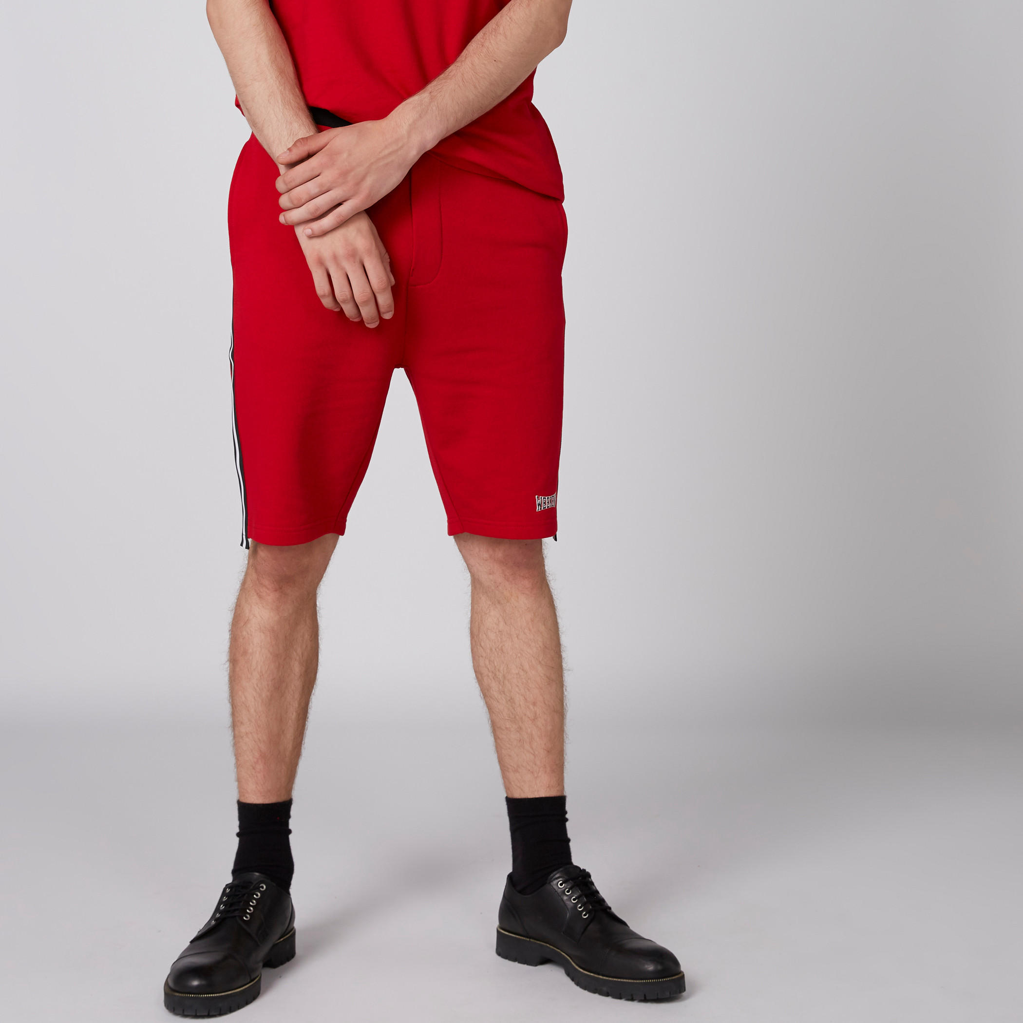 شورت بخصر مطّاطي وجيوب-men-clothing-bottoms-shorts-image-1