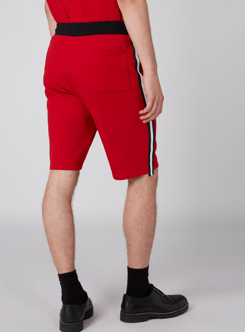 شورت بخصر مطّاطي وجيوب-men-clothing-bottoms-shorts-image-3