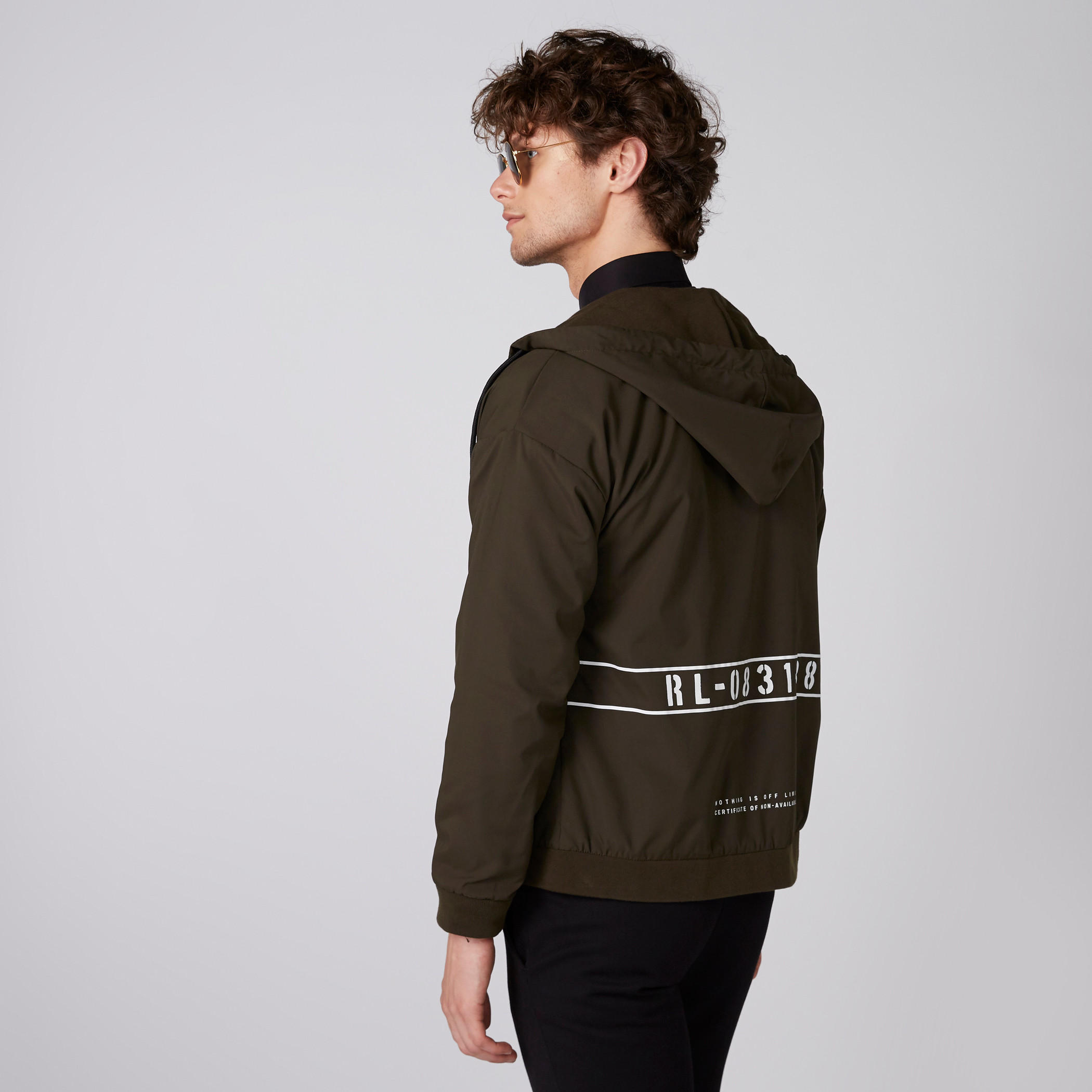 جاكيت بأكمام طويلة وقبعة وطبعات-men-clothing-jacketsandblazers-jackets-image-5