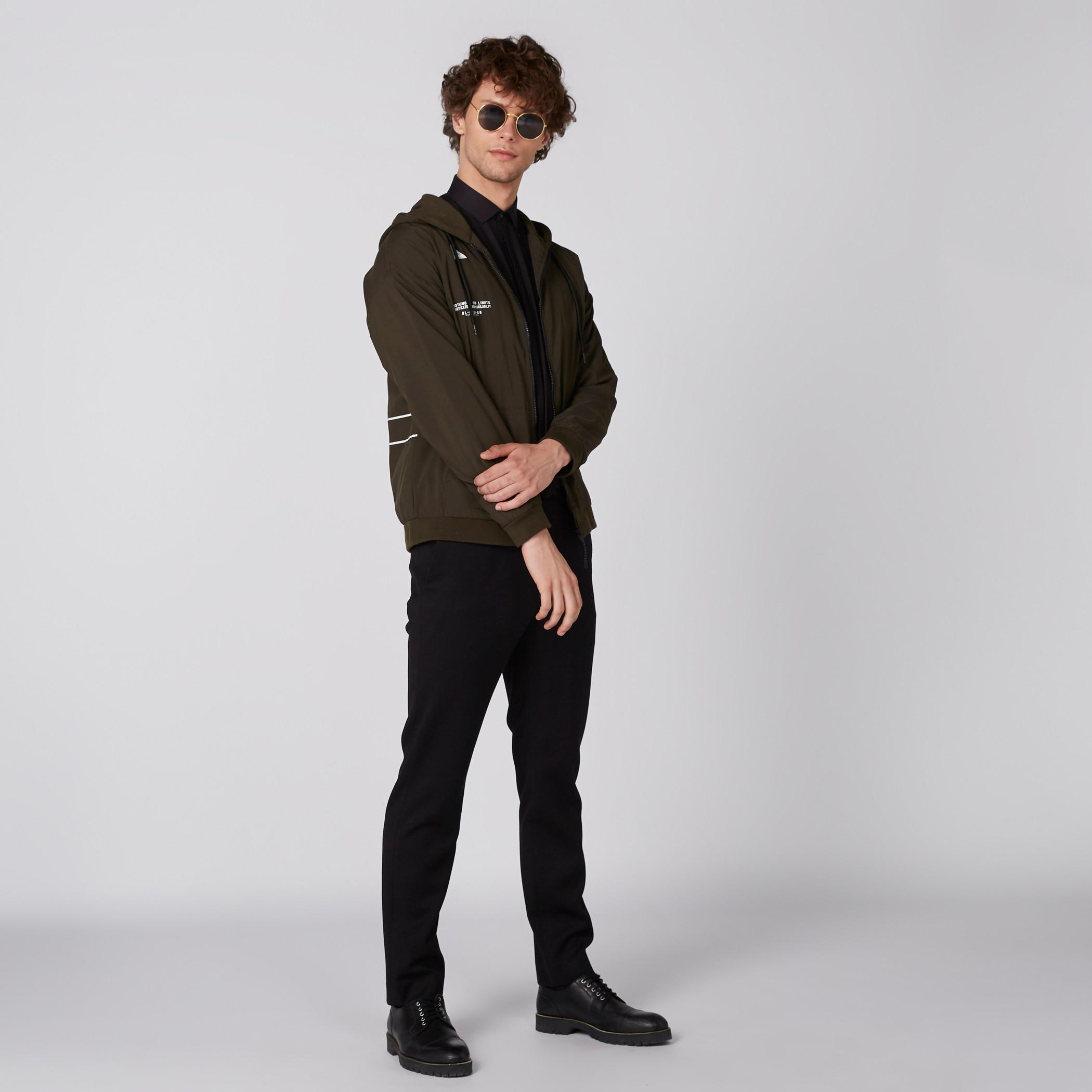 جاكيت بأكمام طويلة وقبعة وطبعات-men-clothing-jacketsandblazers-jackets-image-7