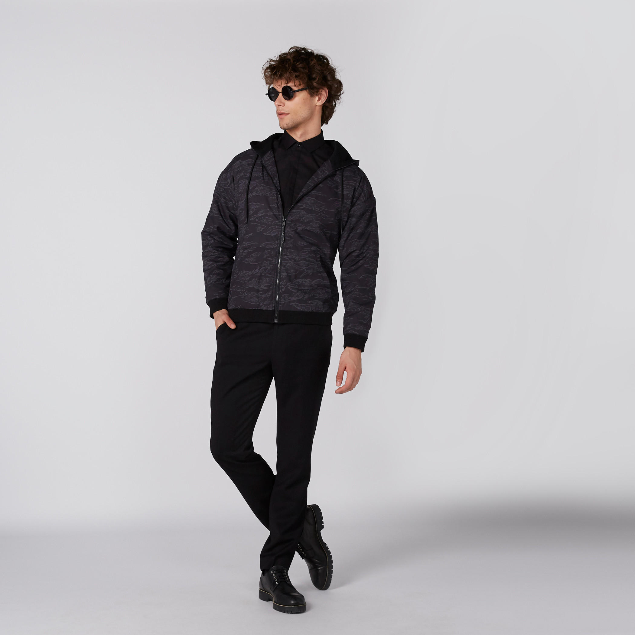جاكيت بأكمام طويلة وقبعة وطبعات-men-clothing-jacketsandblazers-jackets-image-4