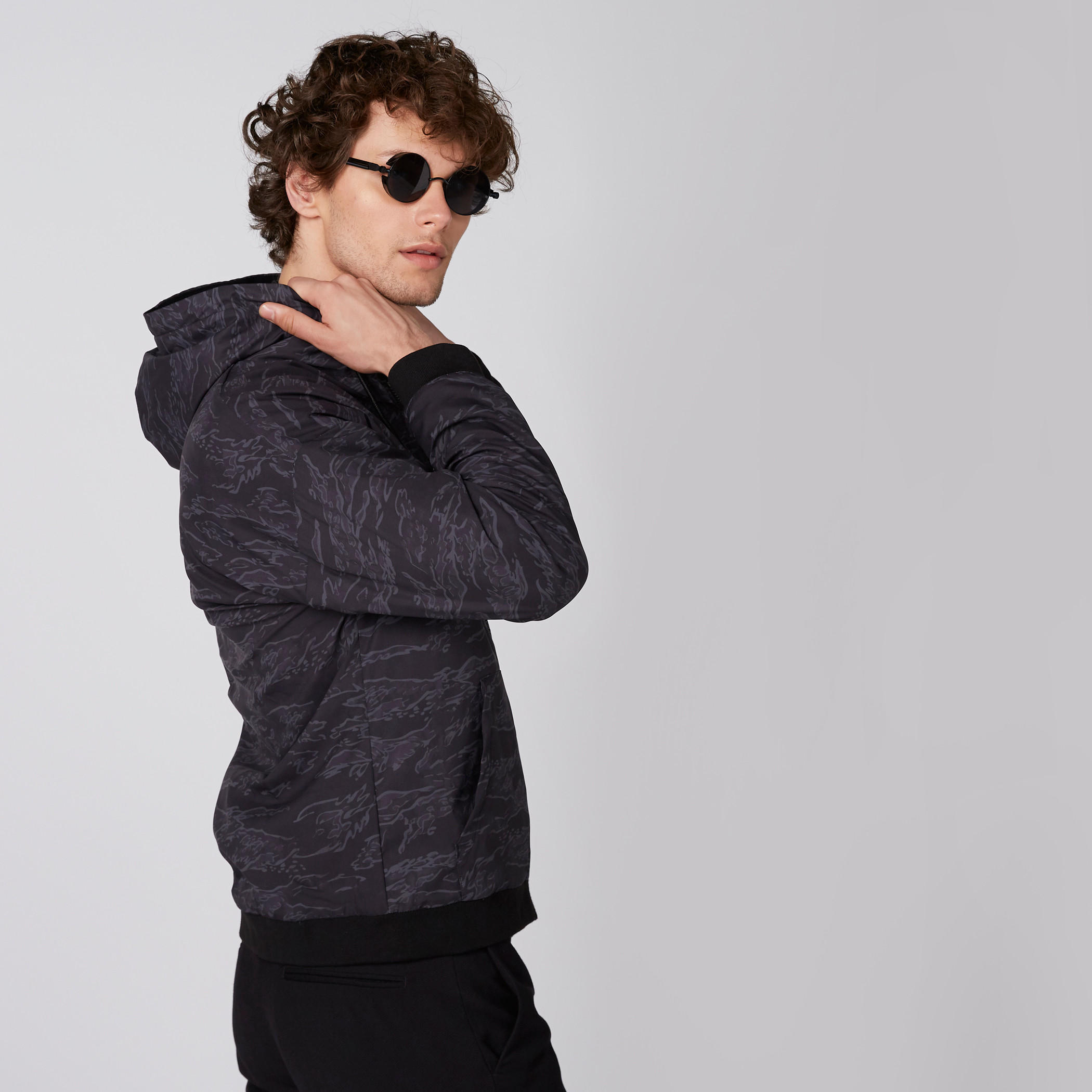 جاكيت بأكمام طويلة وقبعة وطبعات-men-clothing-jacketsandblazers-jackets-image-9