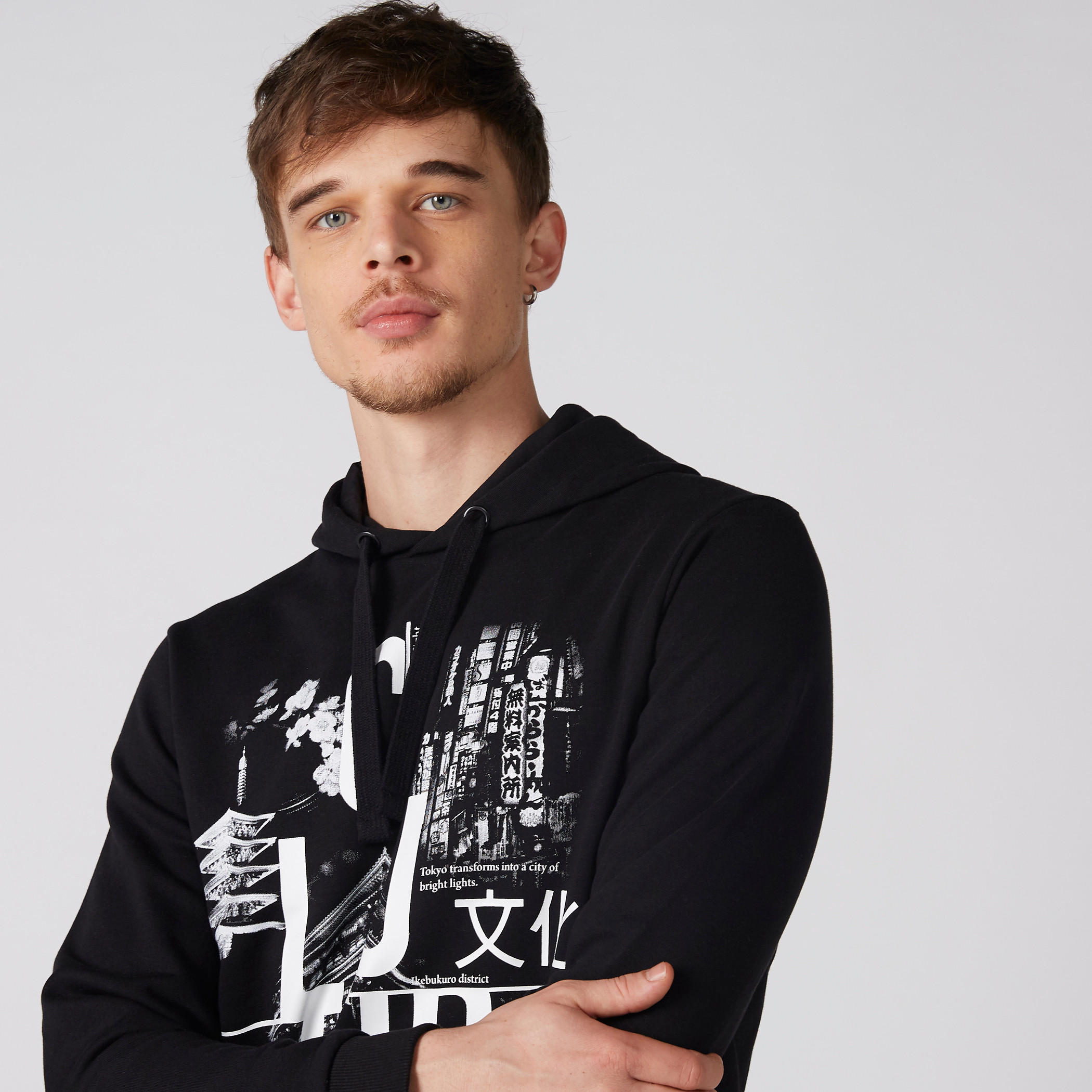 سويت شيرت بطبعات وأكمام طويلة وقبعة-men-winterwear-hoodiesandsweatshirts-image-2