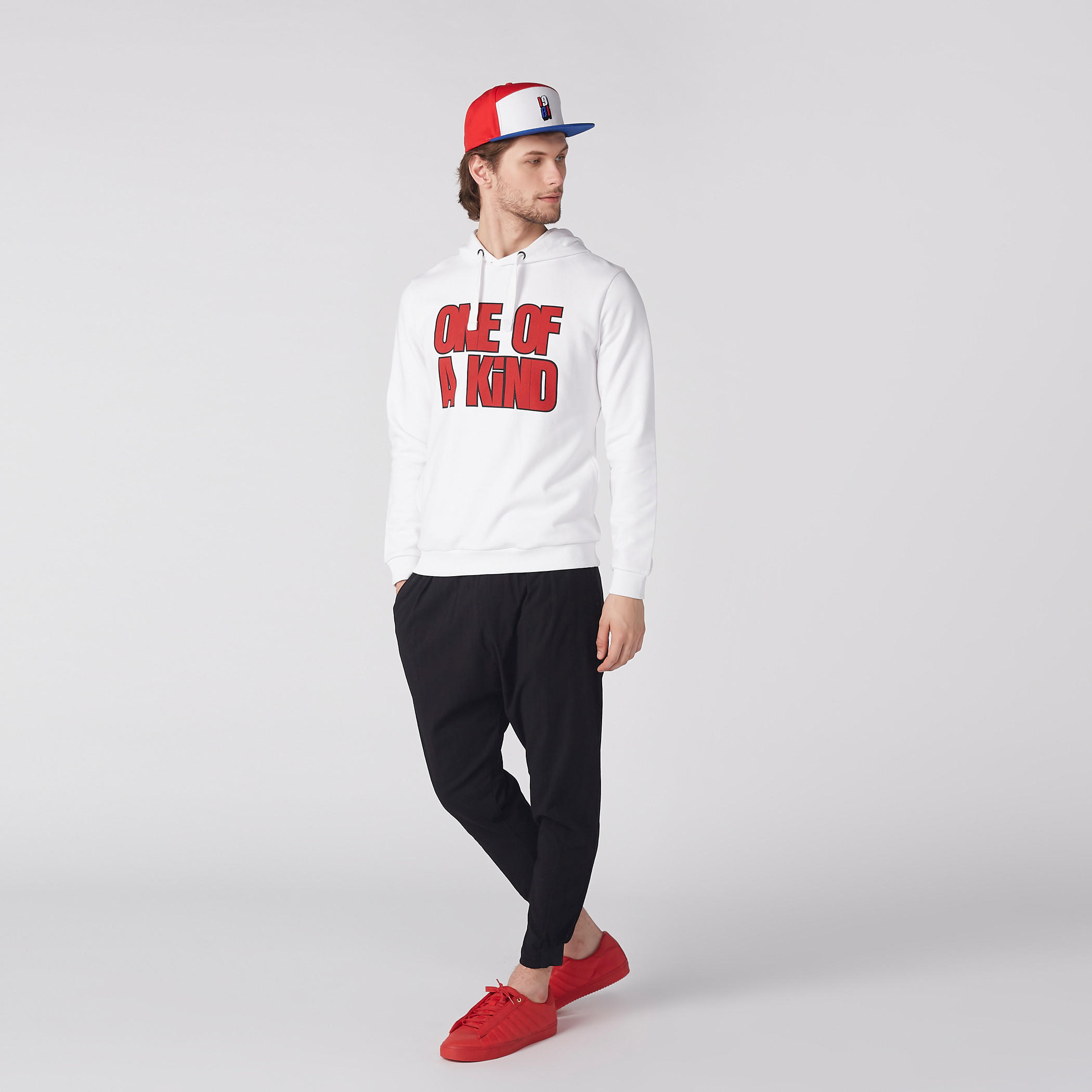سويت شيرت بقبعة وأكمام طويلة وطبعات-men-winterwear-hoodiesandsweatshirts-image-4
