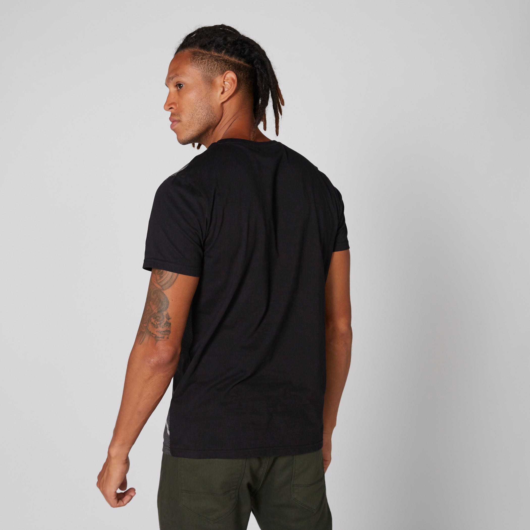 تيشيرت بياقة مستديرة وأكمام قصيرة وطبعات-men-clothing-tshirtsandpolos-tshirts-image-2