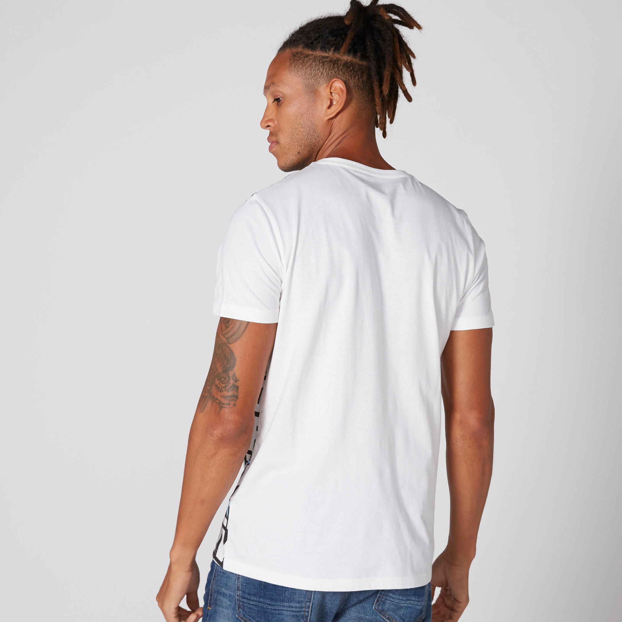 تيشيرت بياقة مستديرة وأكمام قصيرة وطبعات-men-clothing-tshirtsandpolos-tshirts-image-2