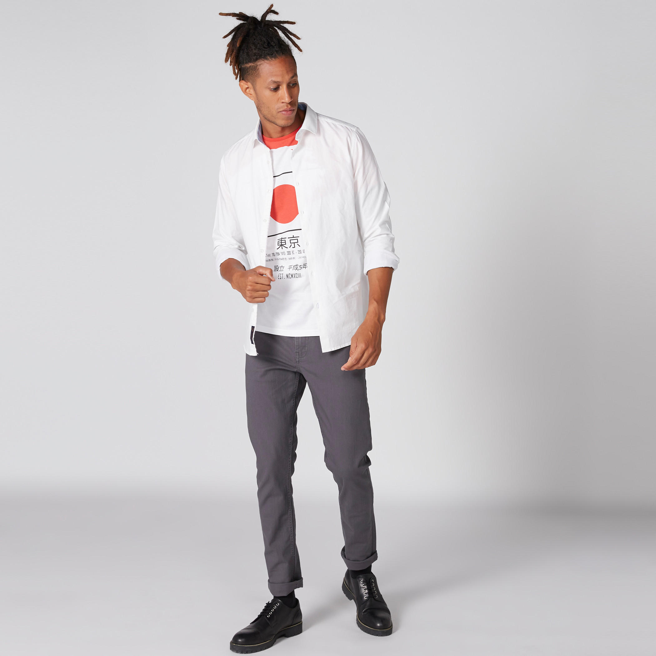 تيشيرت بياقة مستديرة وأكمام قصيرة وطبعات-men-clothing-tshirtsandpolos-tshirts-image-1