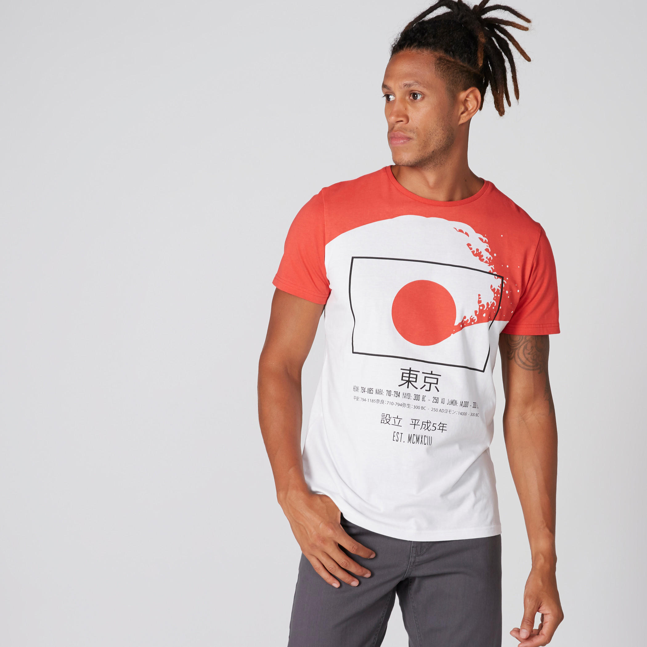 تيشيرت بياقة مستديرة وأكمام قصيرة وطبعات-men-clothing-tshirtsandpolos-tshirts-image-3