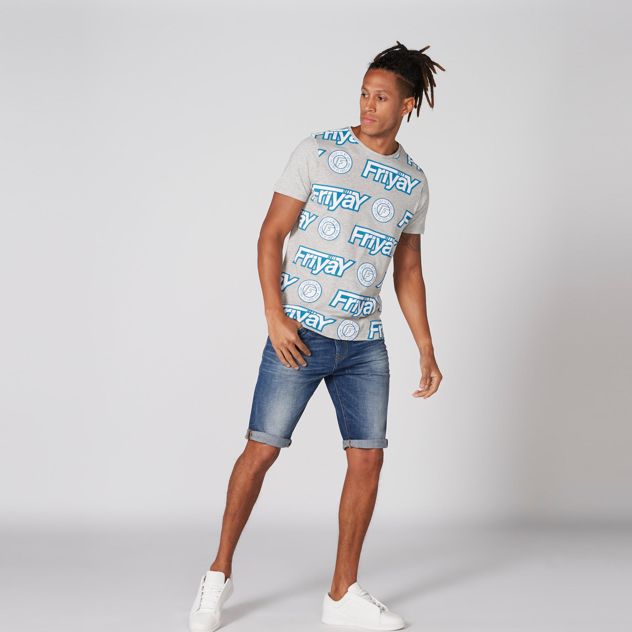 تيشيرت بياقة مستديرة وأكمام قصيرة وطبعات-men-clothing-tshirtsandpolos-tshirts-image-1
