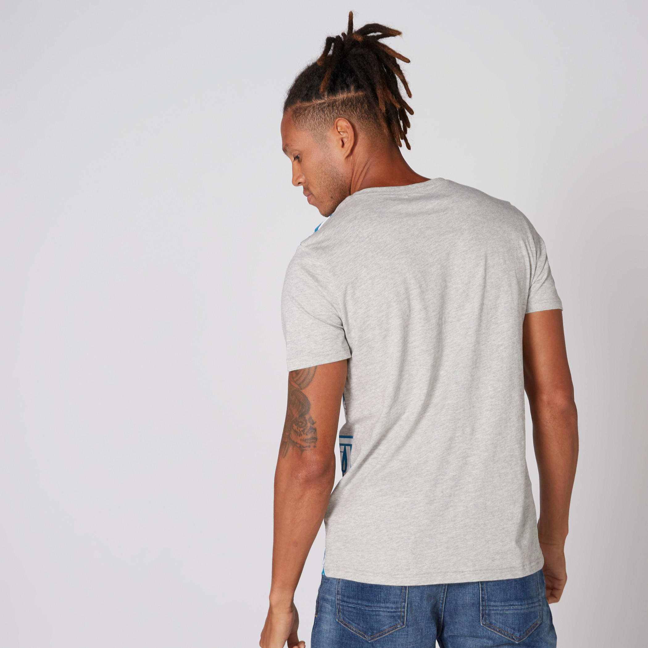 تيشيرت بياقة مستديرة وأكمام قصيرة وطبعات-men-clothing-tshirtsandpolos-tshirts-image-2
