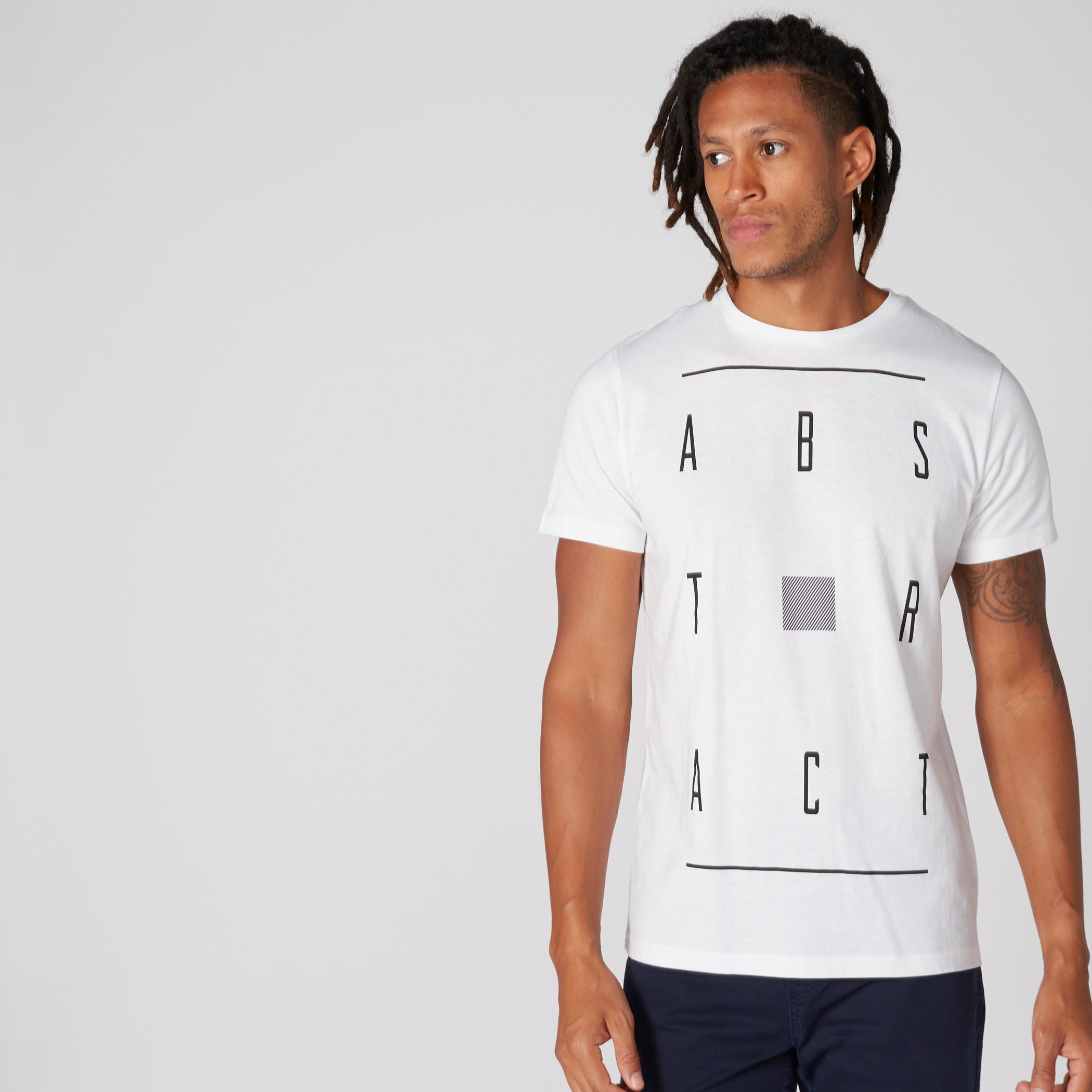 تيشيرت بياقة مستديرة وأكمام قصيرة وطبعات-men-clothing-tshirtsandpolos-tshirts-image-1