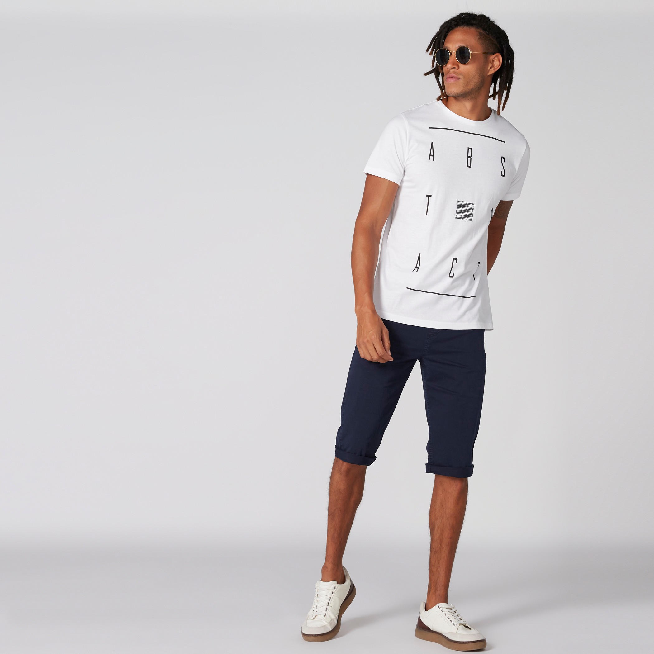 تيشيرت بياقة مستديرة وأكمام قصيرة وطبعات-men-clothing-tshirtsandpolos-tshirts-image-3