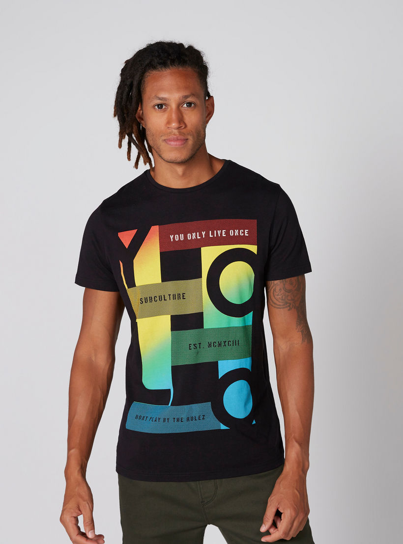 تيشيرت بياقة مستديرة وأكمام قصيرة وطبعات-men-clothing-tshirtsandpolos-tshirts-image-3