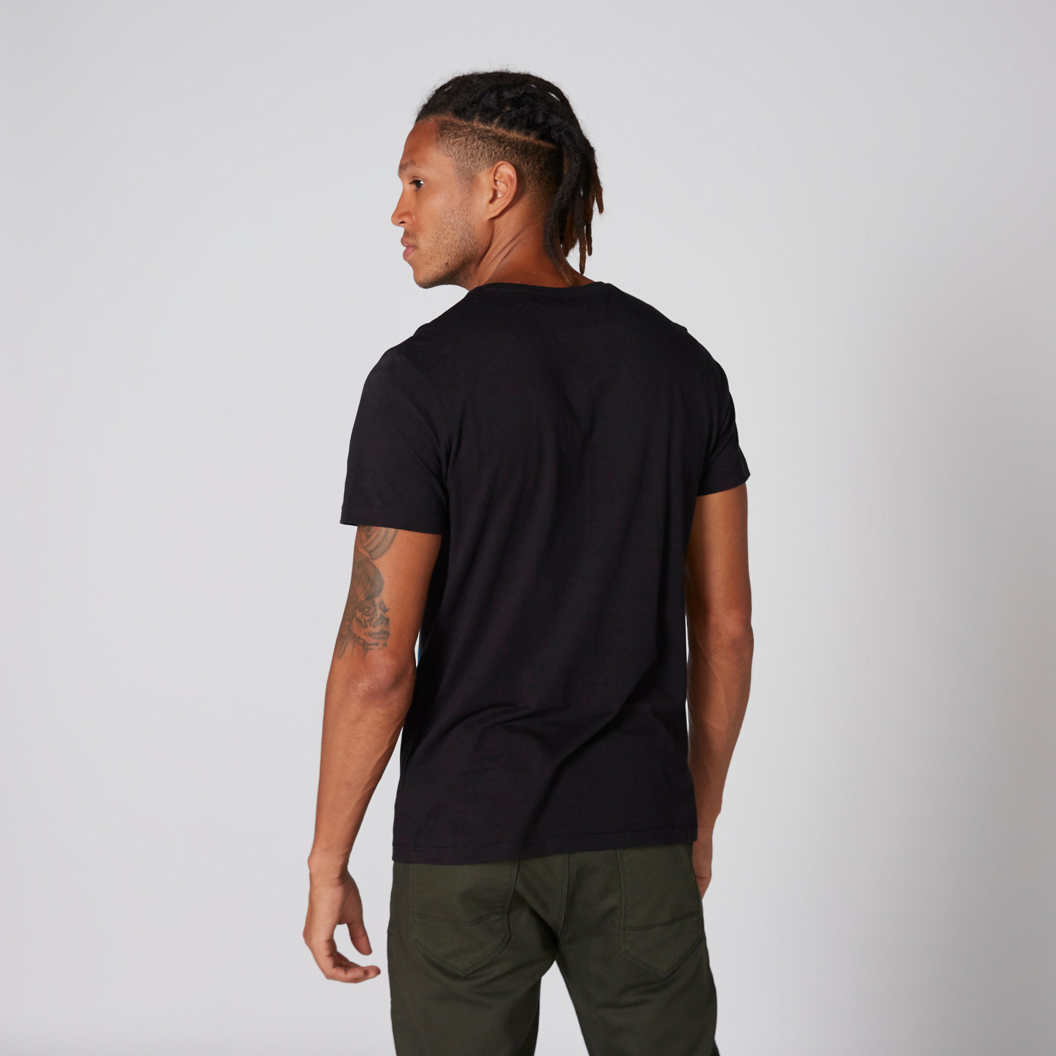 تيشيرت بياقة مستديرة وأكمام قصيرة وطبعات-men-clothing-tshirtsandpolos-tshirts-image-2