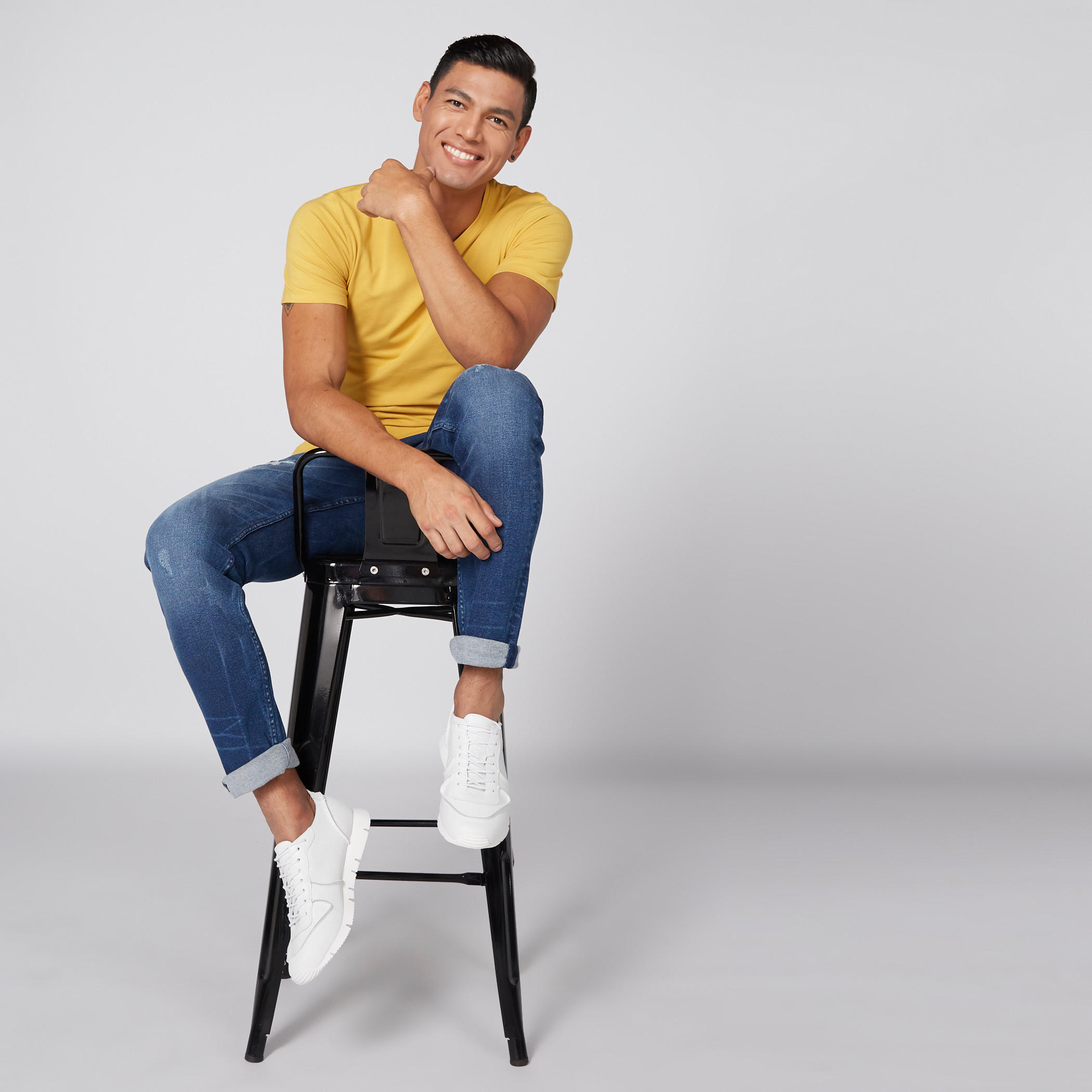 تيشيرت بأكمام قصيرة وياقة V-men-clothing-tshirtsandpolos-tshirts-image-1