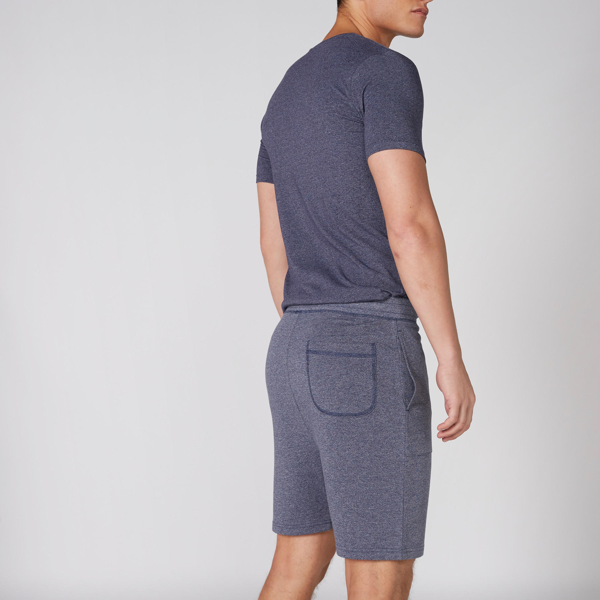 شورت بخصر مطّاطي وجيوب ورباط-men-clothing-bottoms-shorts-image-2