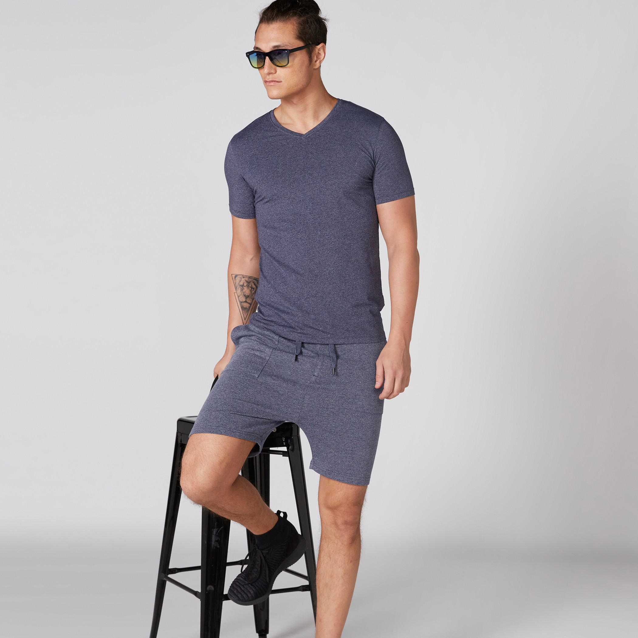 شورت بخصر مطّاطي وجيوب ورباط-men-clothing-bottoms-shorts-image-3