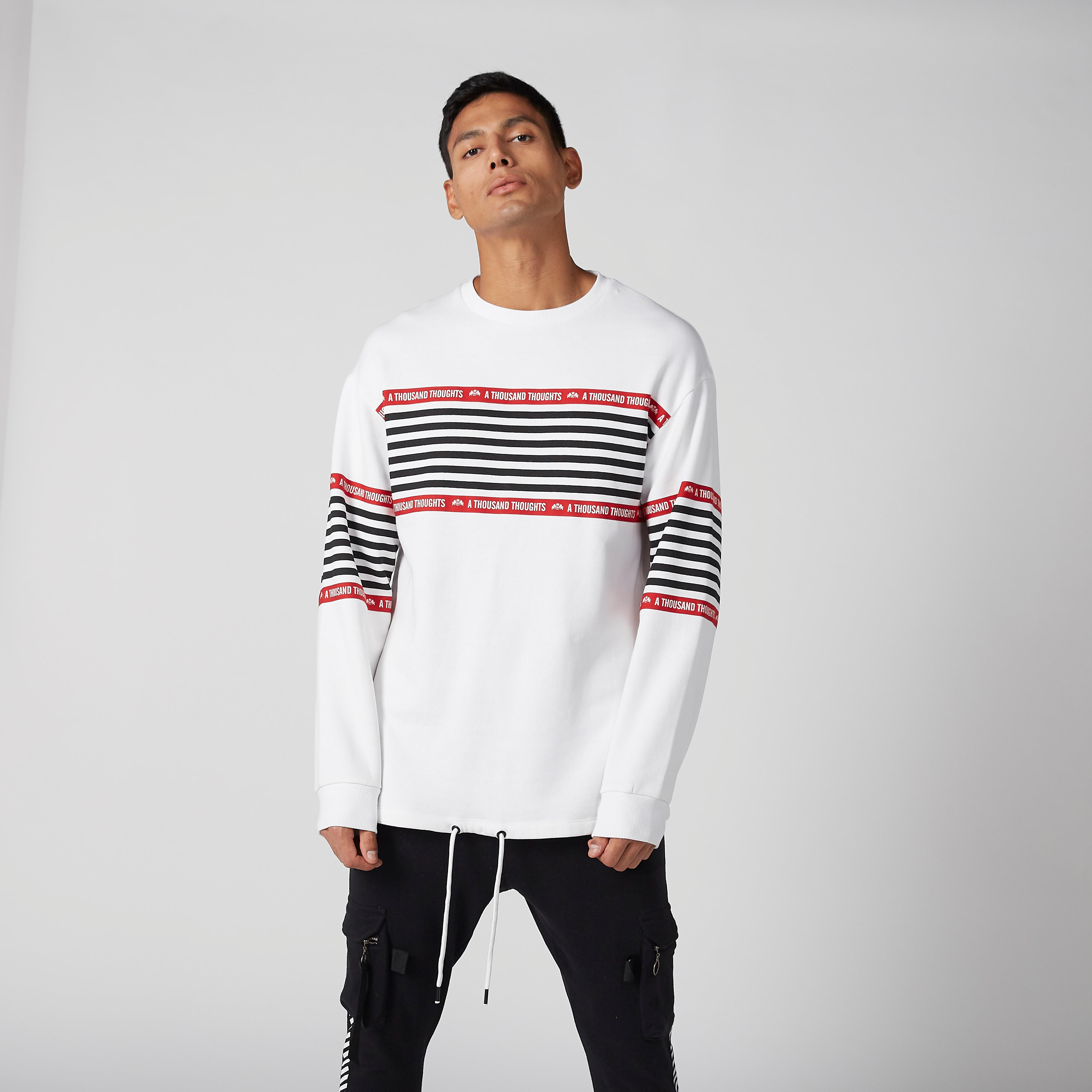 سويت شيرت مقلّم بأكمام طويلة بطبعات-men-winterwear-hoodiesandsweatshirts-image-1