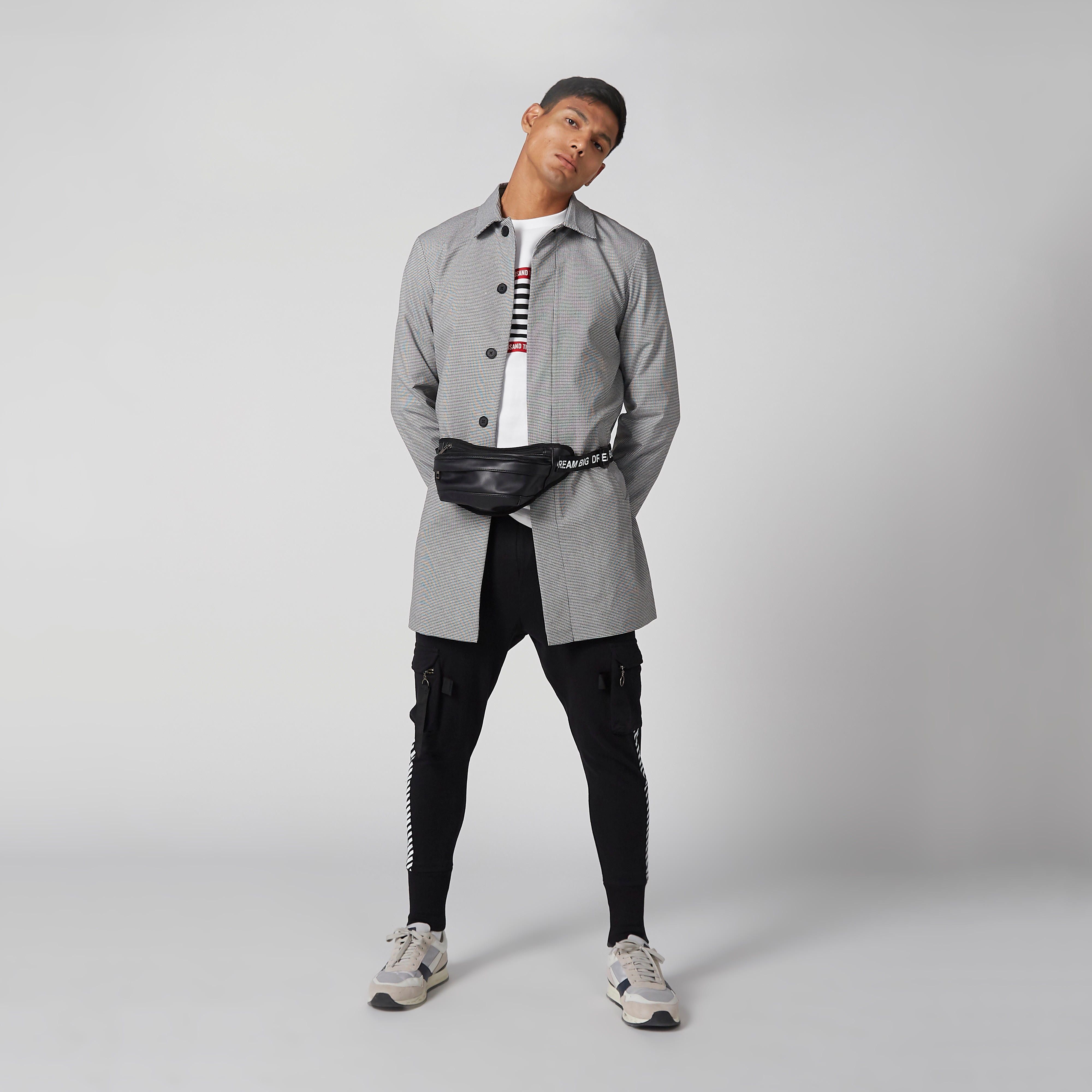 سويت شيرت مقلّم بأكمام طويلة بطبعات-men-winterwear-hoodiesandsweatshirts-image-2