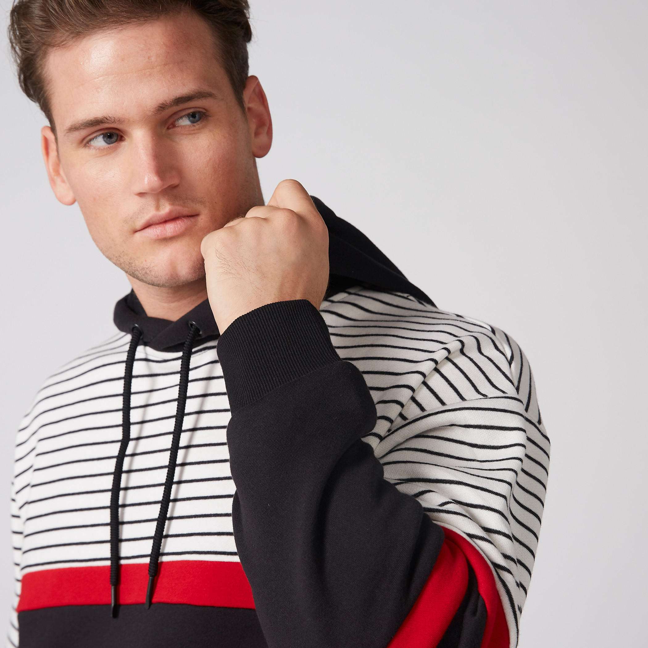 جاكيت مقلم بقبّعة وأكمام طويلة وجيوب-men-winterwear-hoodiesandsweatshirts-image-3