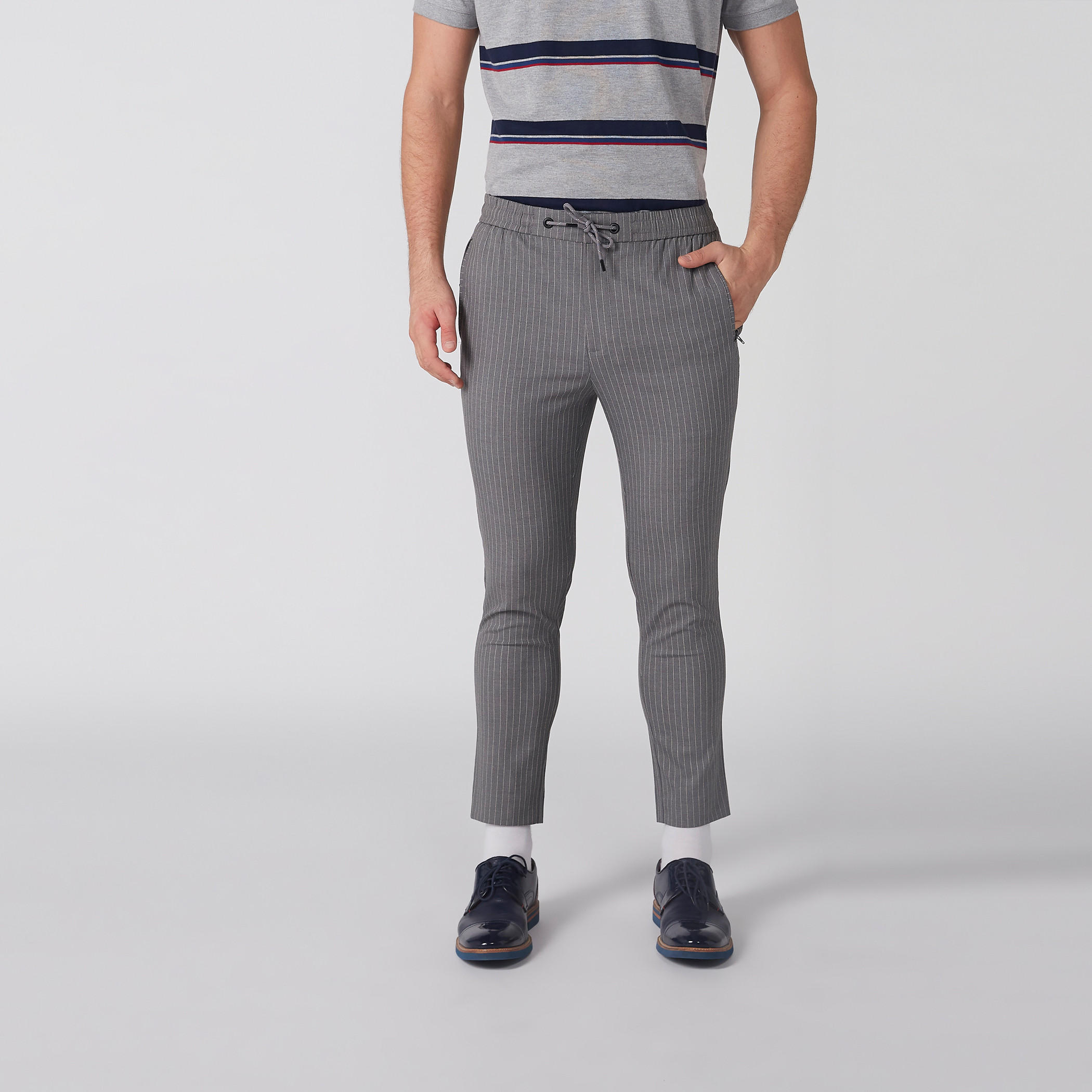 بنطال مقلّم برباط وجيوب-men-clothing-bottoms-trousersandchinos-trousers-image-2