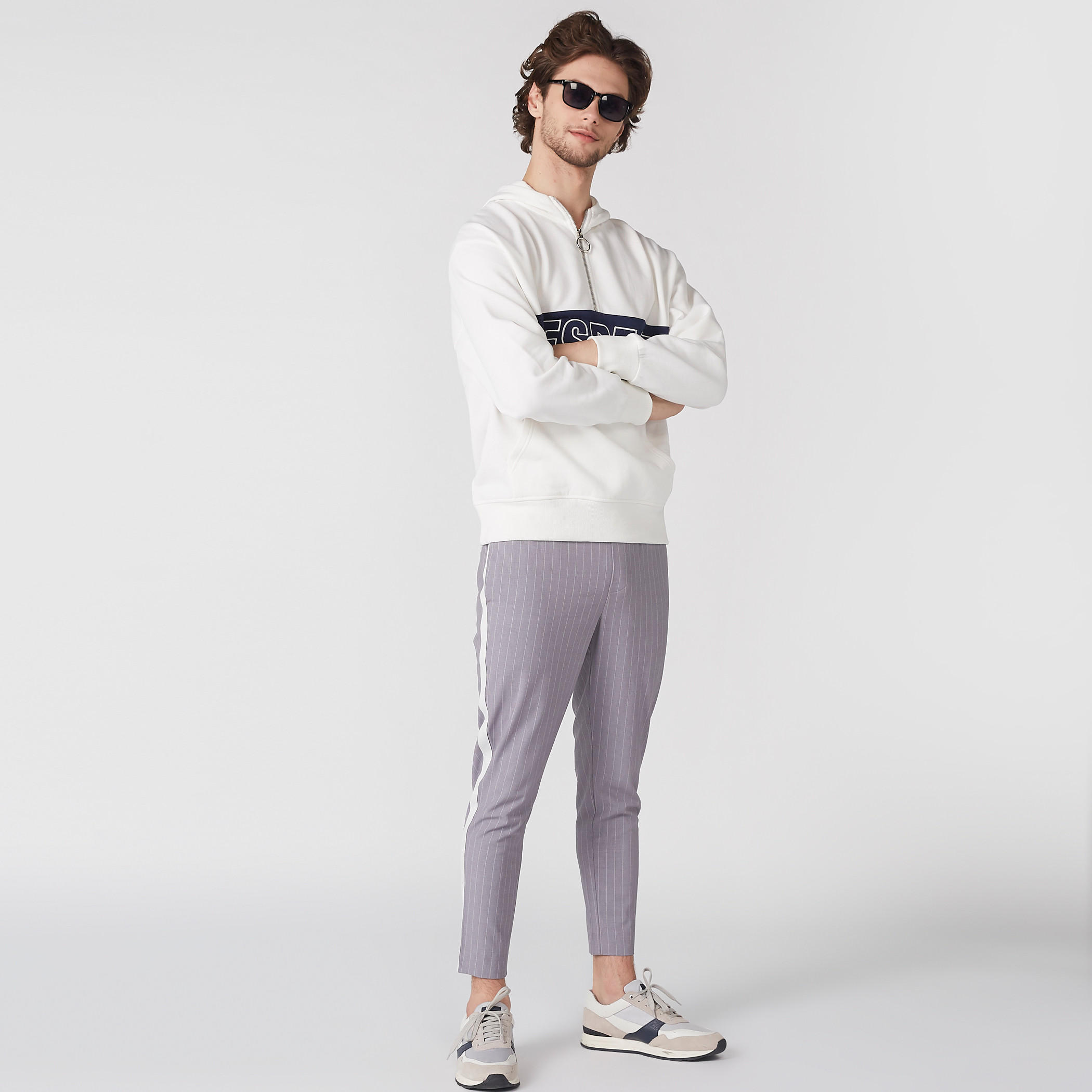 سويت شيرت بقبعة وأكمام طويلة وطبعات-men-winterwear-hoodiesandsweatshirts-image-4