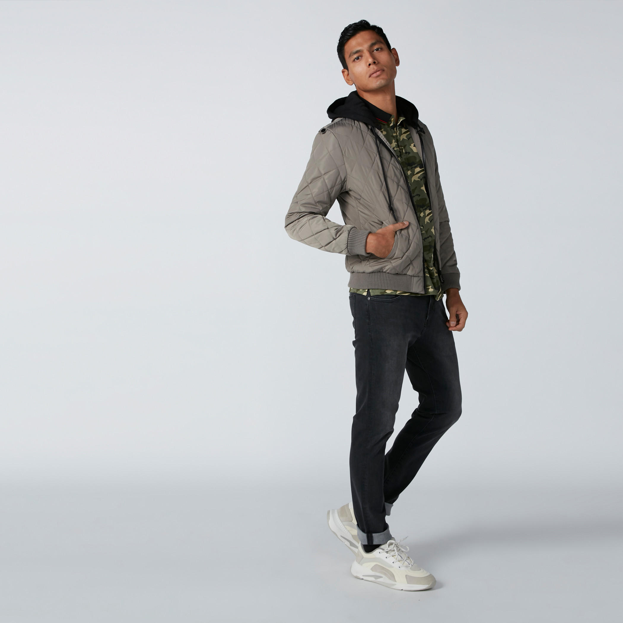 جاكيت مبطّن بأكمام طويلة وقبعة وسحاب إغلاق-men-clothing-jacketsandblazers-jackets-image-3