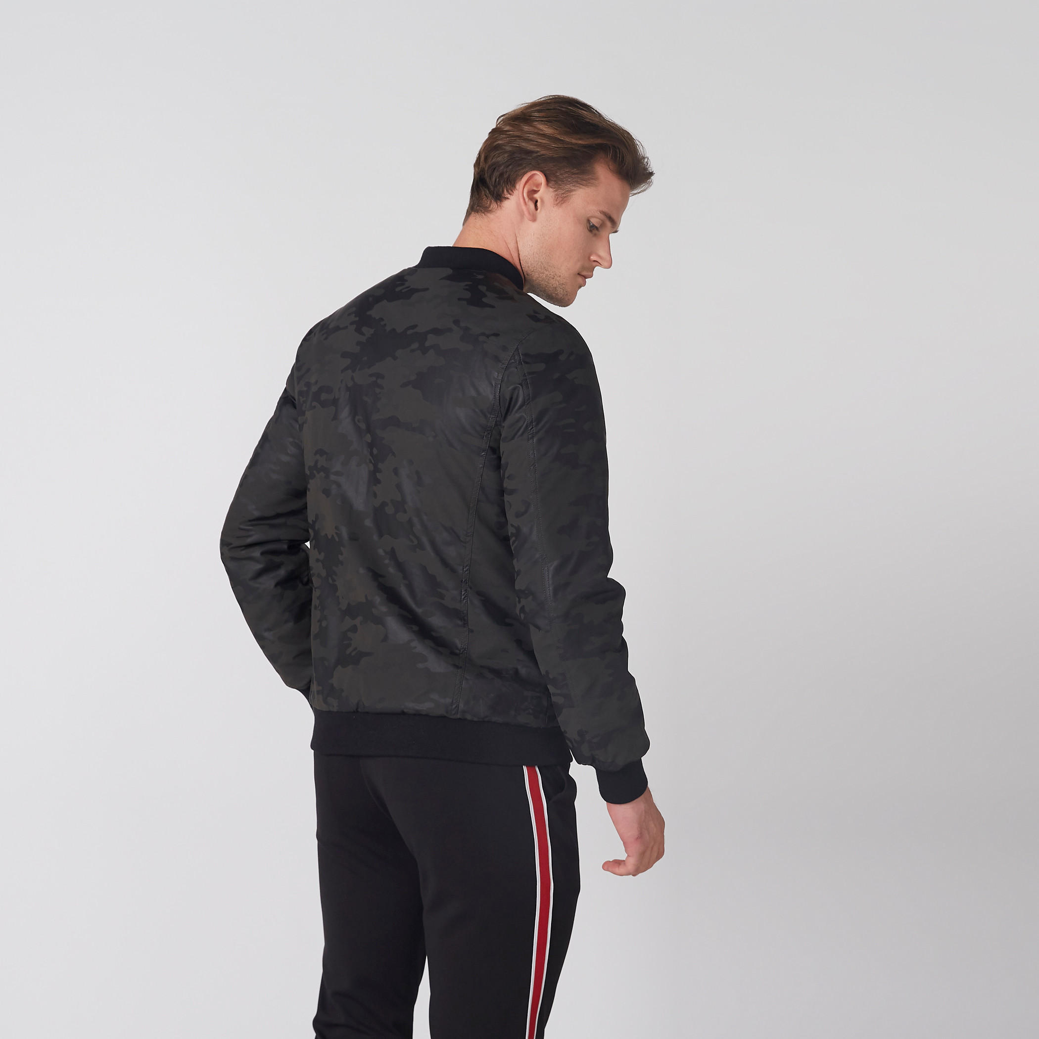 جاكيت بومبر بأكمام طويلة وسحّاب إغلاق وطبعات-men-clothing-jacketsandblazers-jackets-image-3