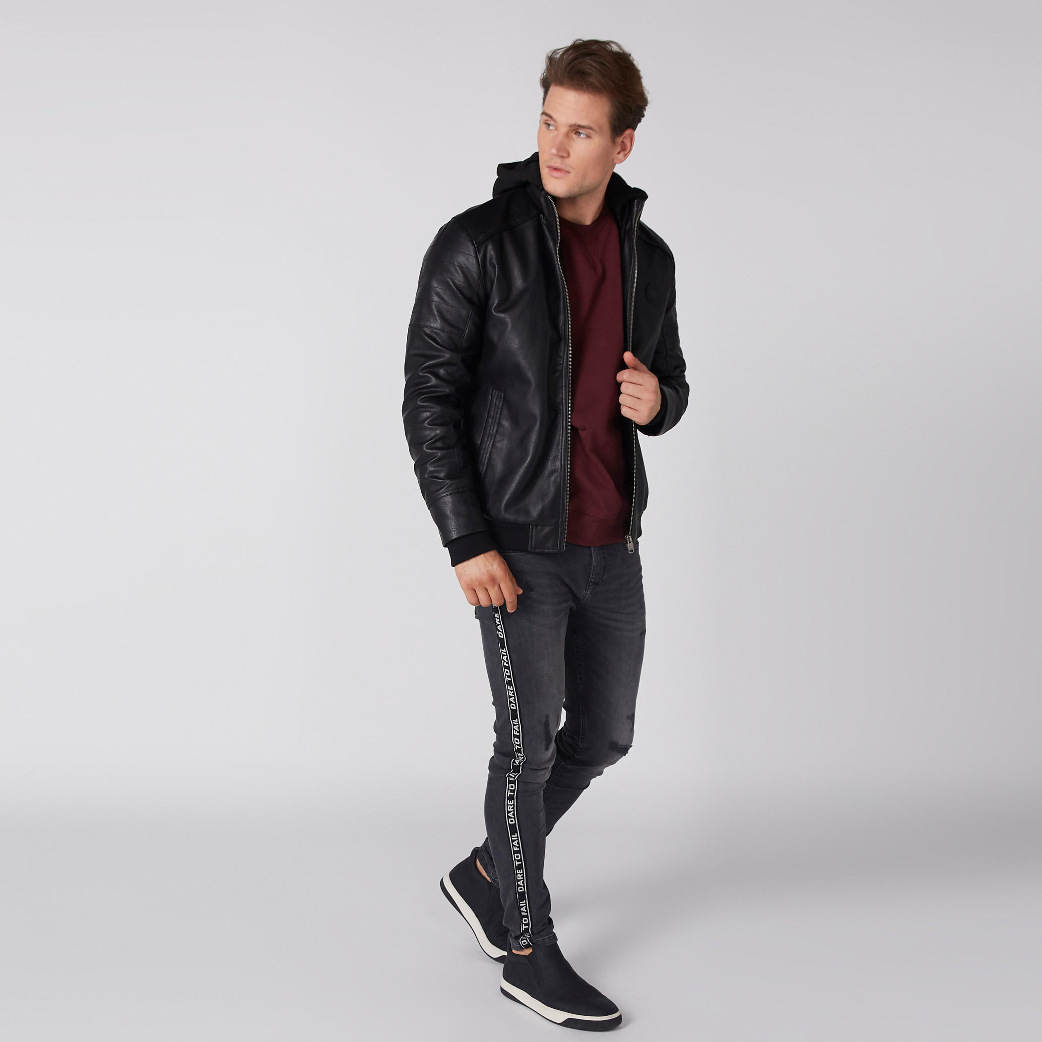 سويت شيرت بياقة دائرية وأكمام طويلة-men-winterwear-hoodiesandsweatshirts-image-1