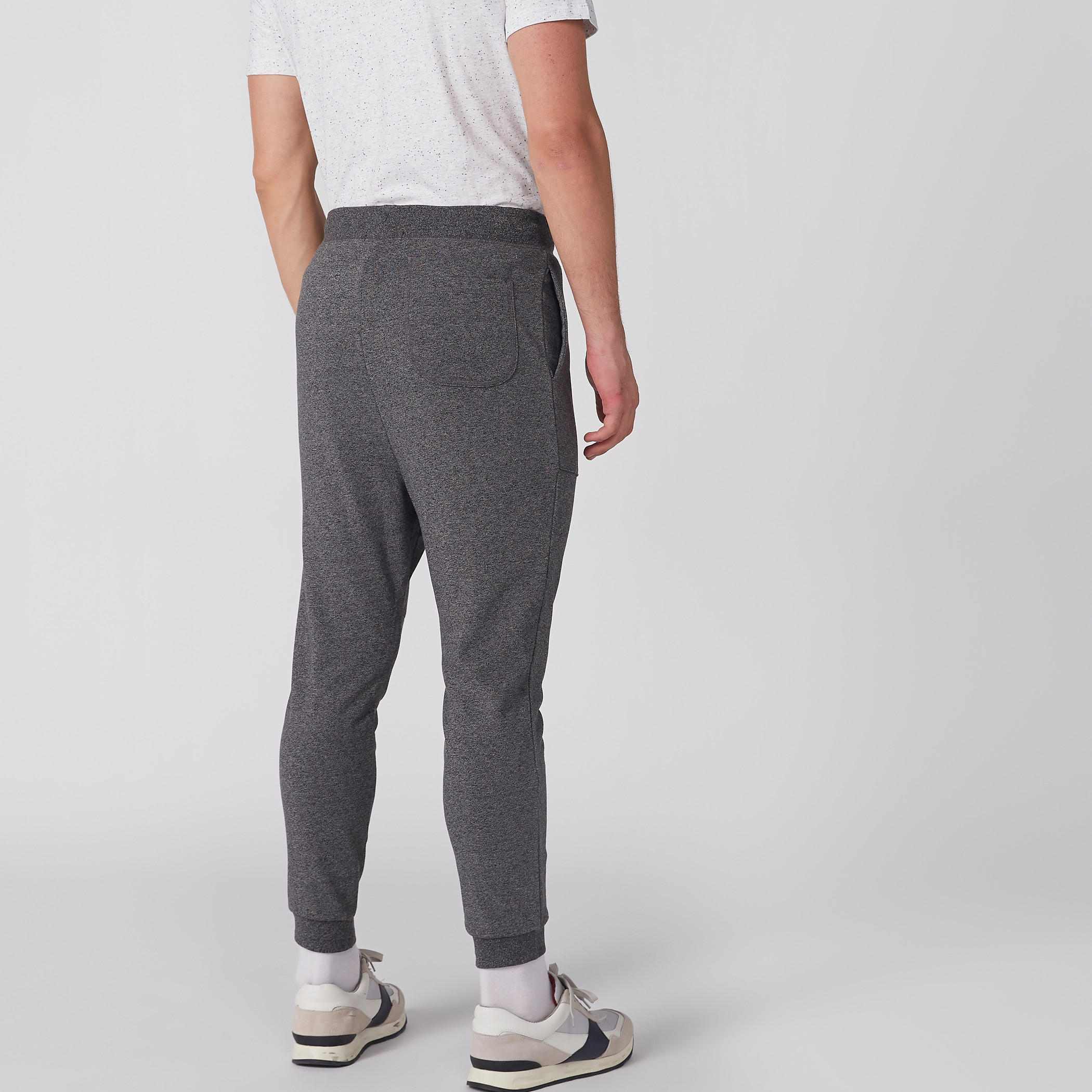 بنطال رياضي طويل بخصر مطّاطي وجيوب-men-clothing-bottoms-joggers-image-4