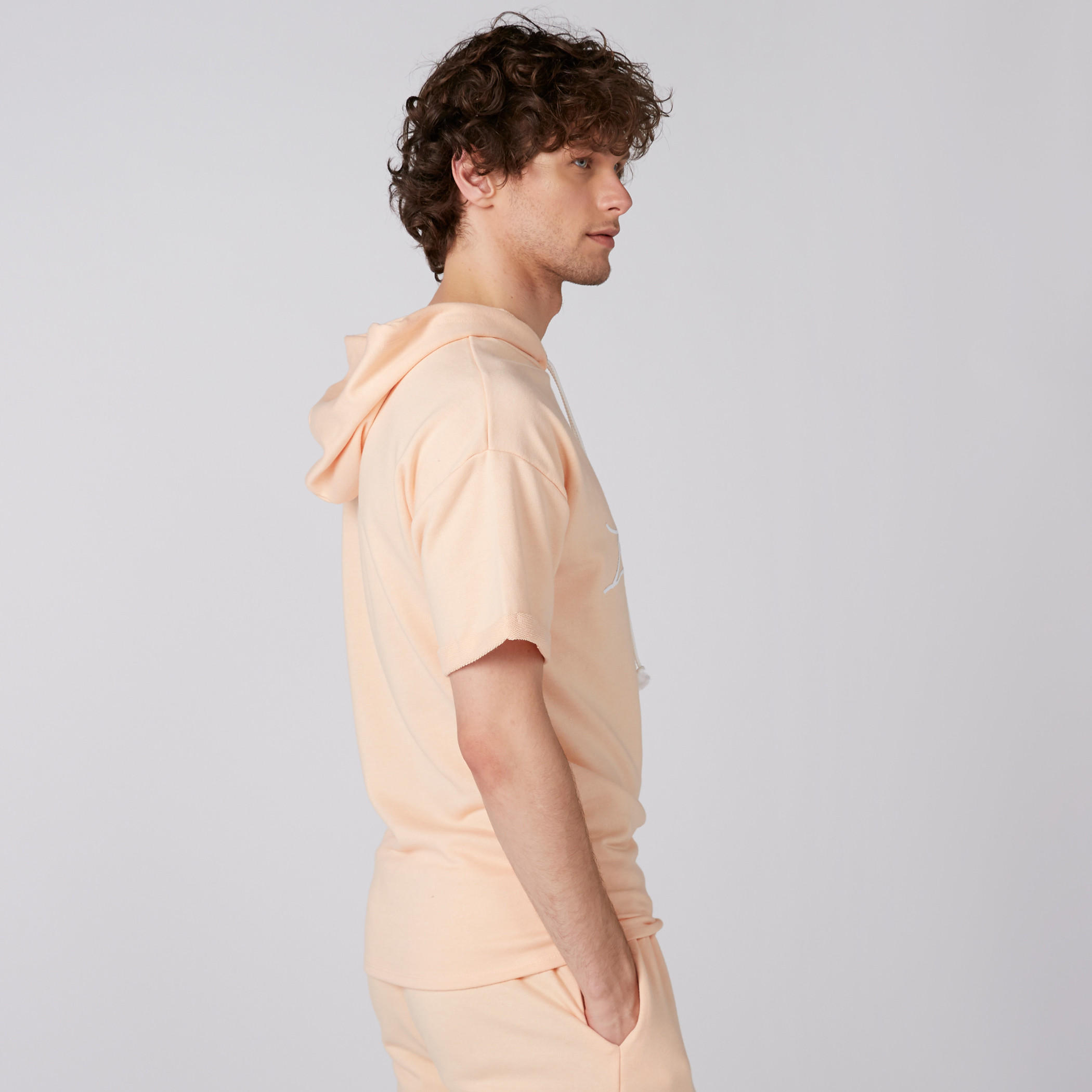 تيشيرت بطبعات وأكمام قصيرة وقبعة-men-clothing-tshirtsandpolos-tshirts-image-6