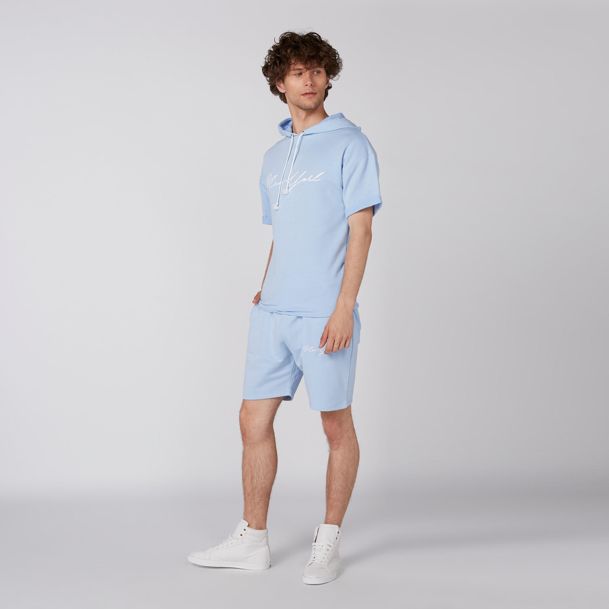 تيشيرت بطبعات وأكمام قصيرة وقبعة-men-clothing-tshirtsandpolos-tshirts-image-2