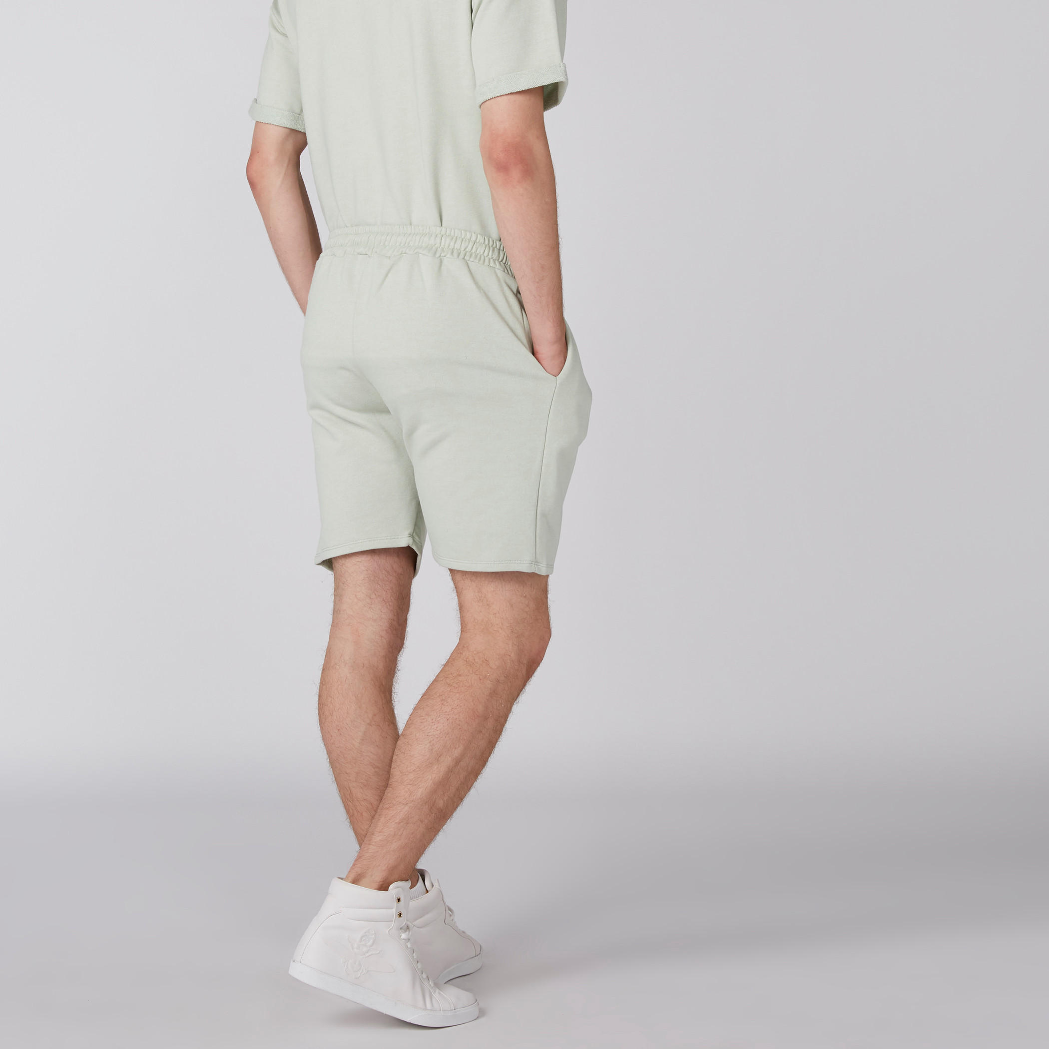 شورت بطبعات وخصر مطّاطي وجيب-men-clothing-bottoms-shorts-image-4
