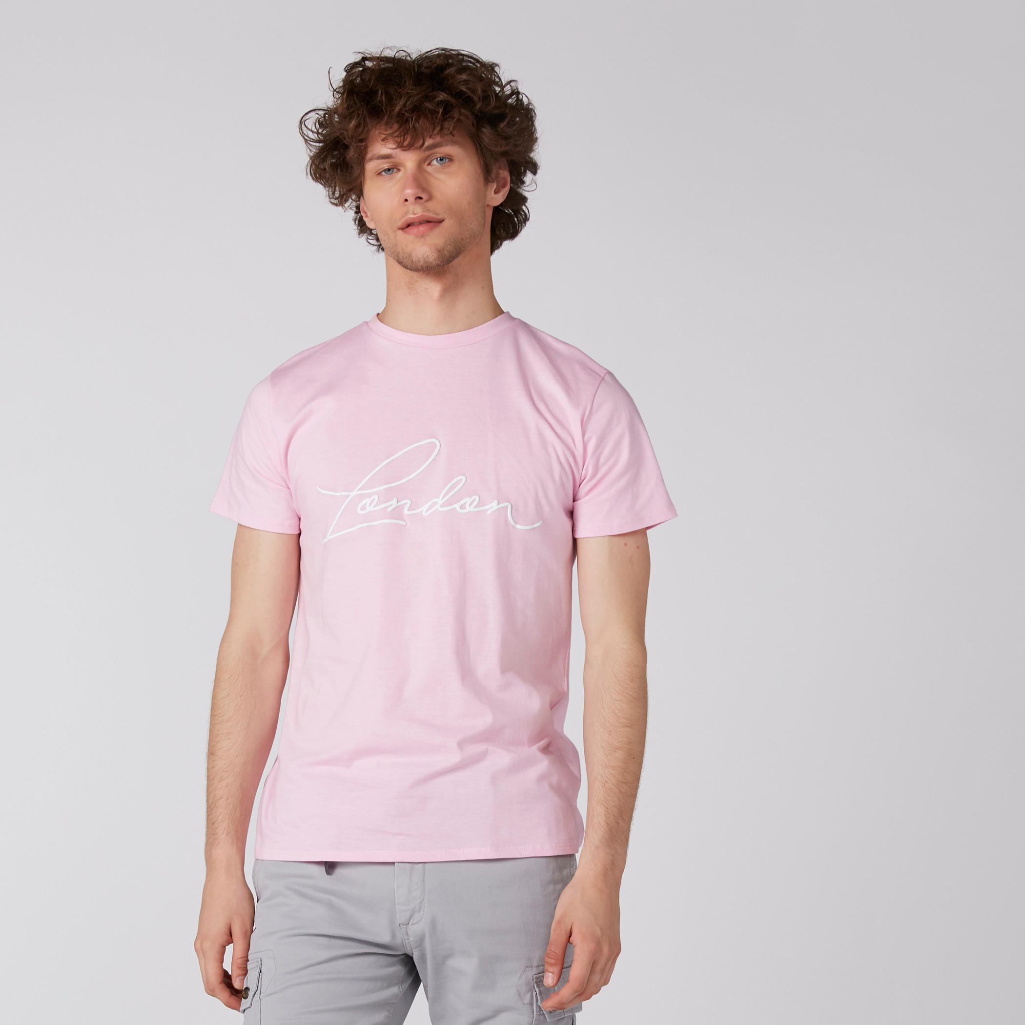 تيشيرت بياقة ضيّقة وأكمام قصيرة وطبعات-men-clothing-tshirtsandpolos-tshirts-image-1