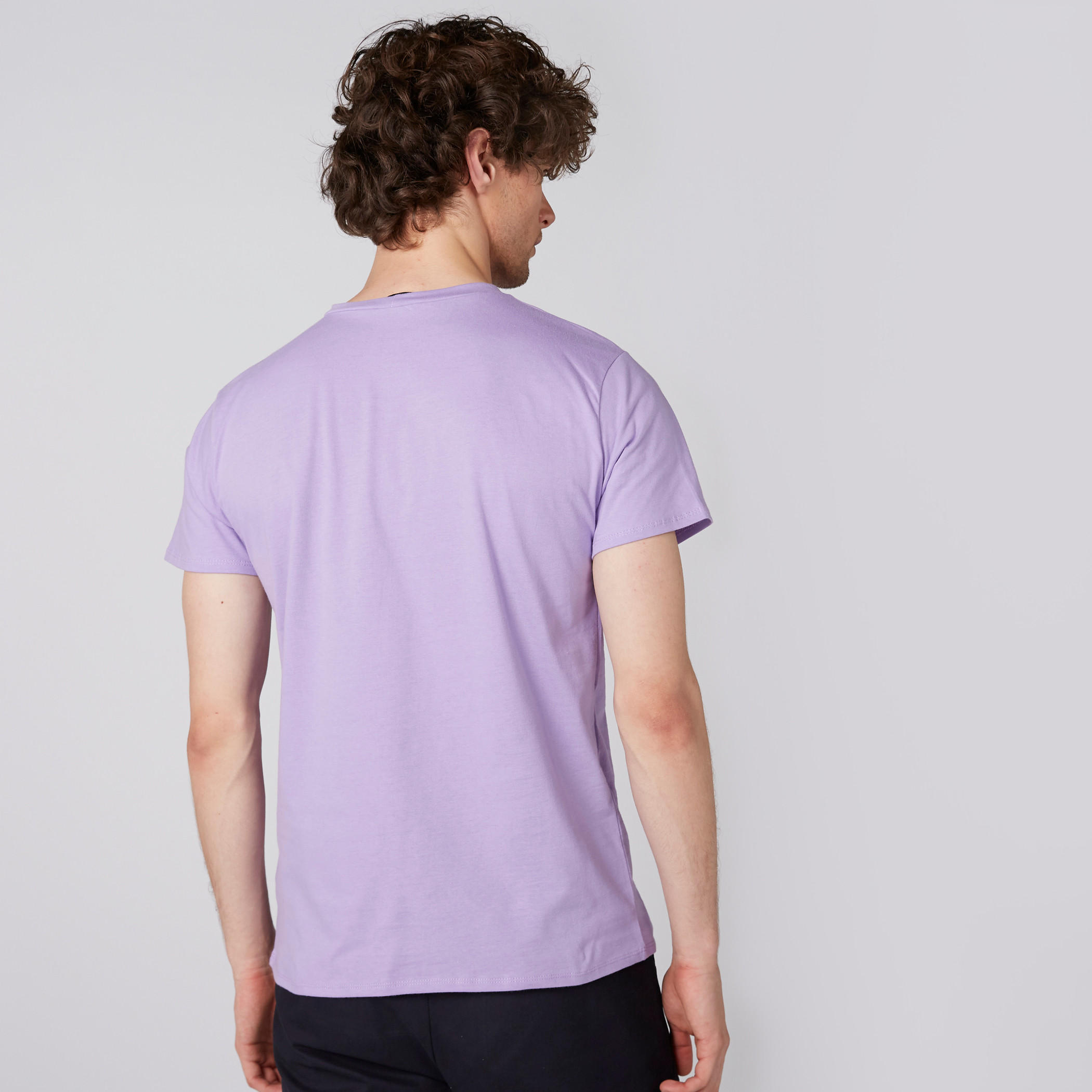 تيشيرت بياقة مستديرة وأكمام قصيرة وطبعات-men-clothing-tshirtsandpolos-tshirts-image-3