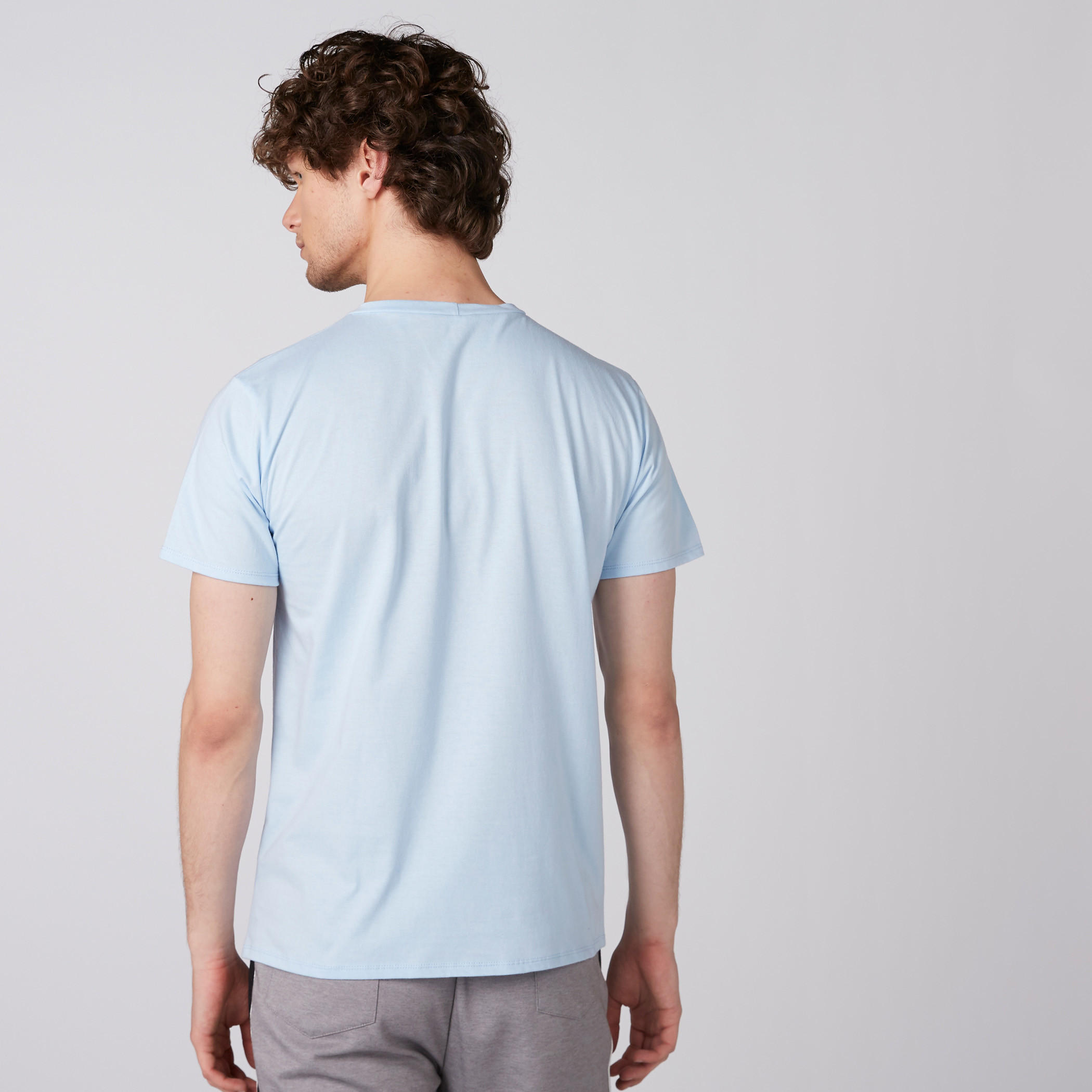 تيشيرت بياقة مستديرة وأكمام قصيرة وطبعات-men-clothing-tshirtsandpolos-tshirts-image-1