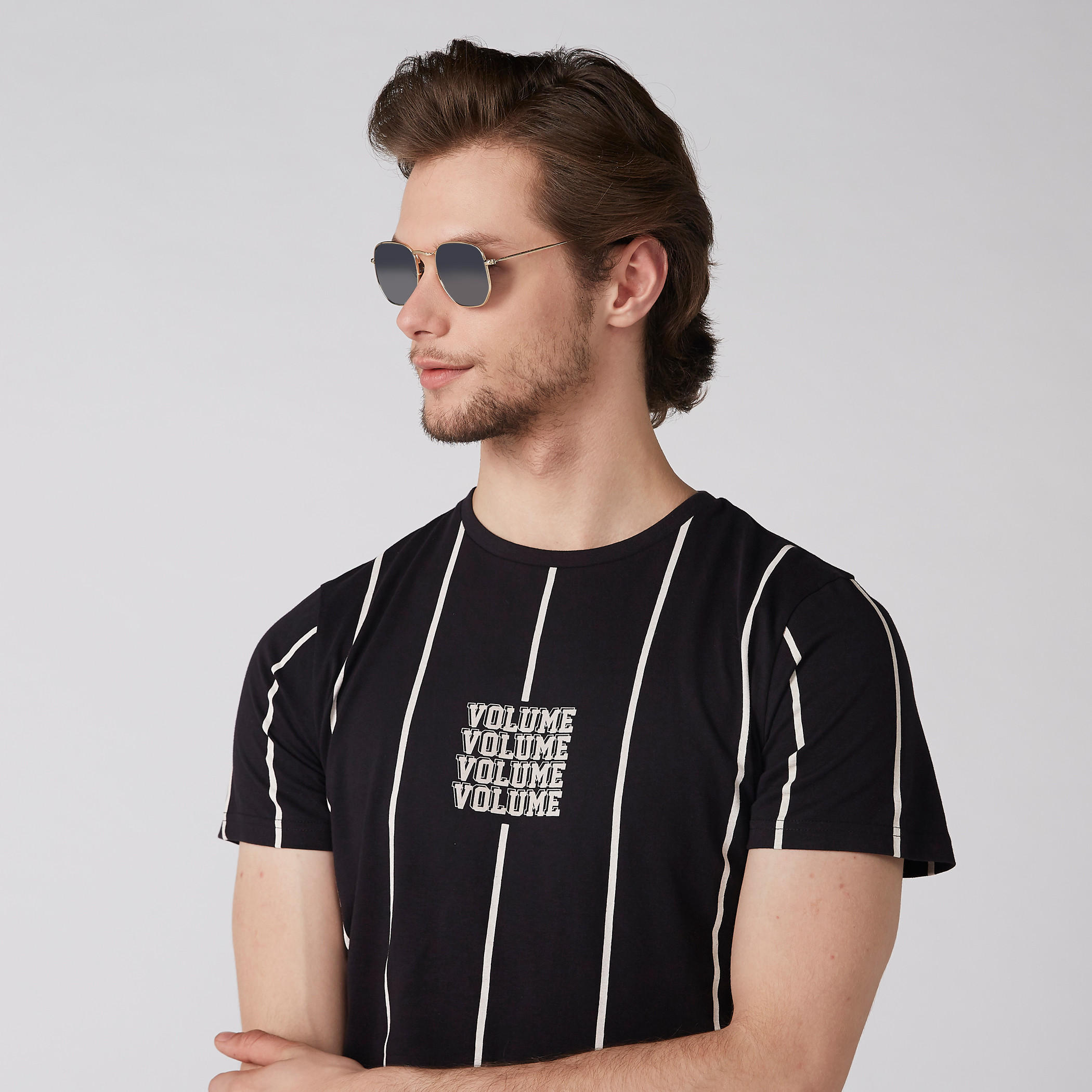 تيشيرت بياقة ضيّقة وأكمام قصيرة وطبعات-men-clothing-tshirtsandpolos-tshirts-image-2