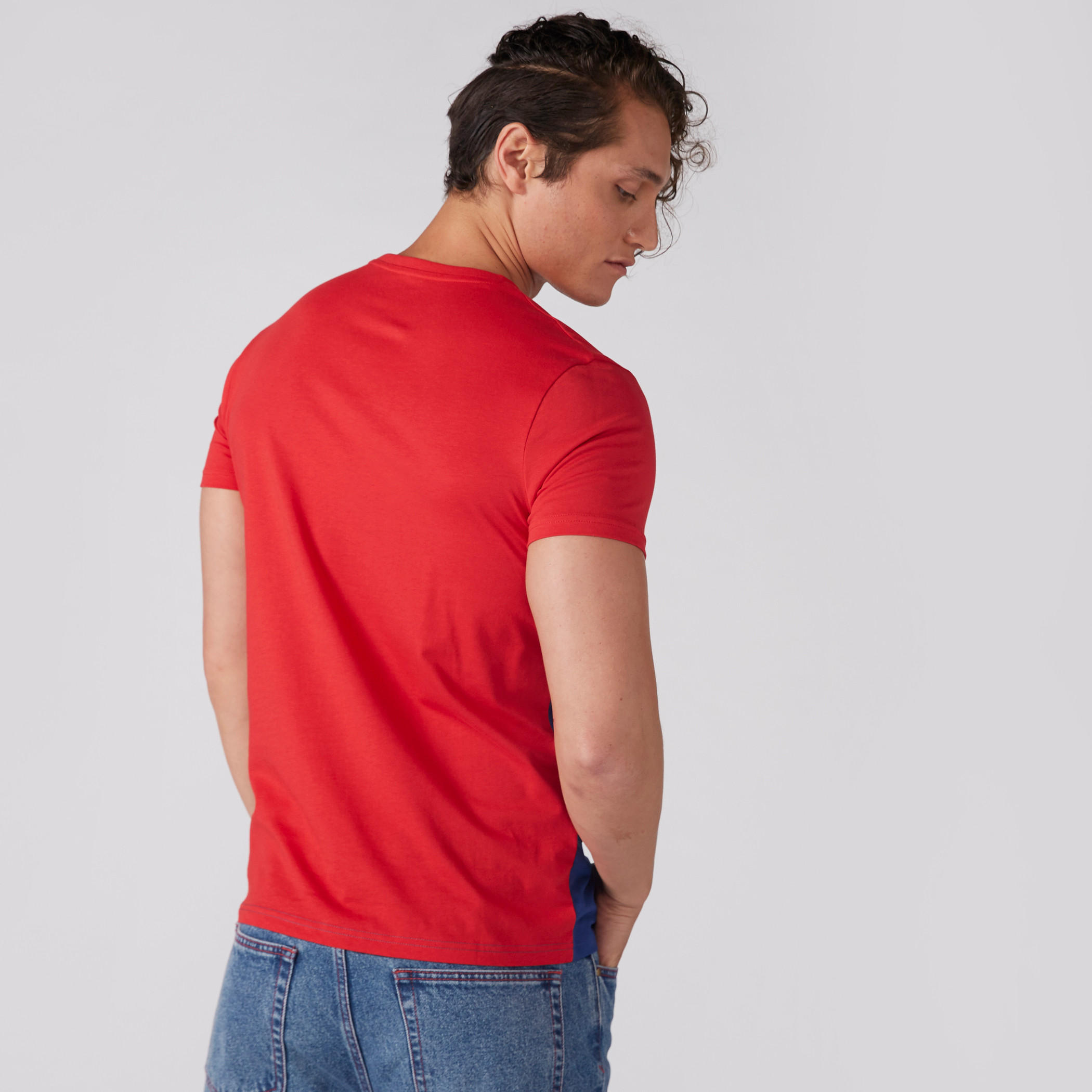 تيشيرت بياقة مستديرة وأكمام قصيرة بنقش مطبوع-men-clothing-tshirtsandpolos-tshirts-image-2