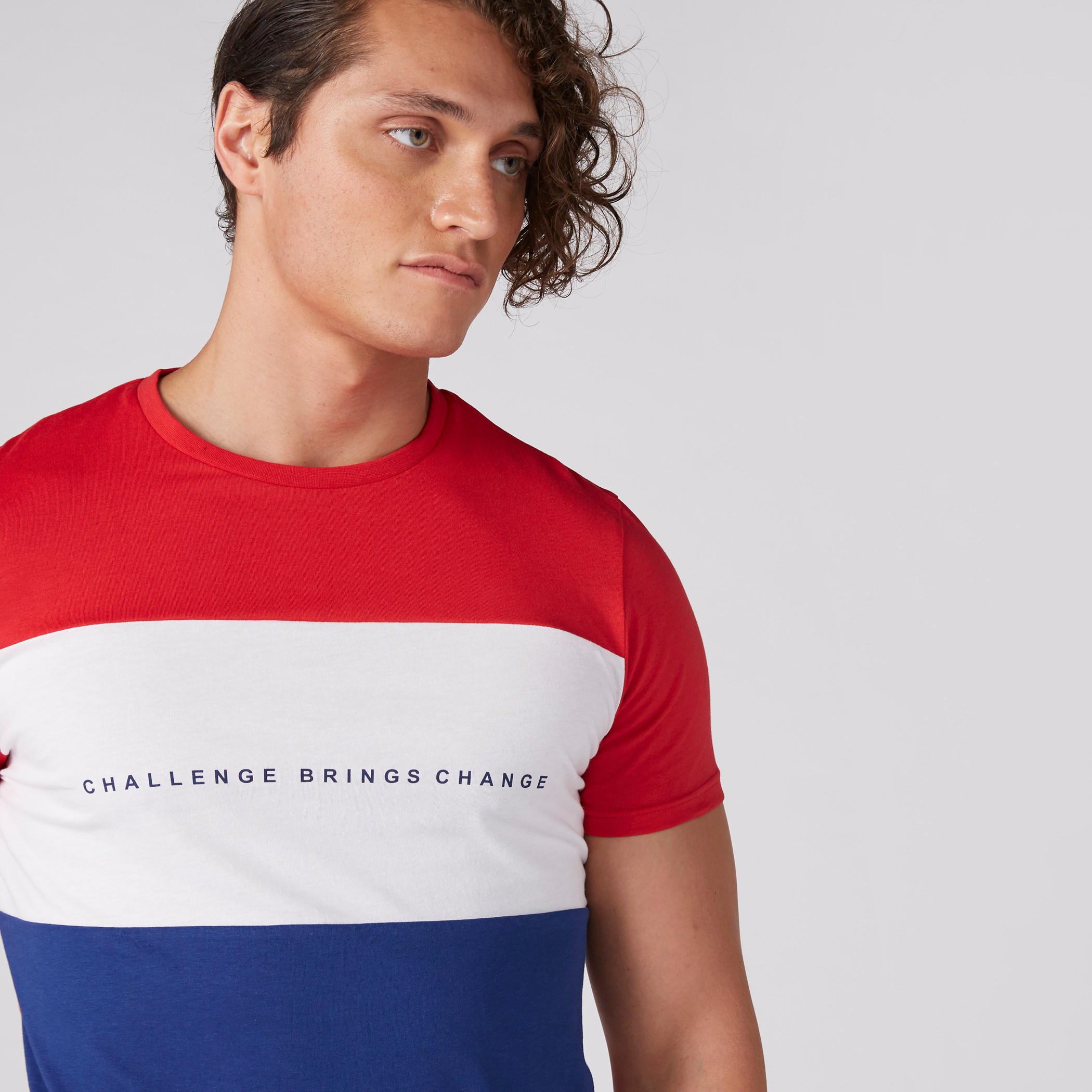 تيشيرت بياقة مستديرة وأكمام قصيرة بنقش مطبوع-men-clothing-tshirtsandpolos-tshirts-image-4