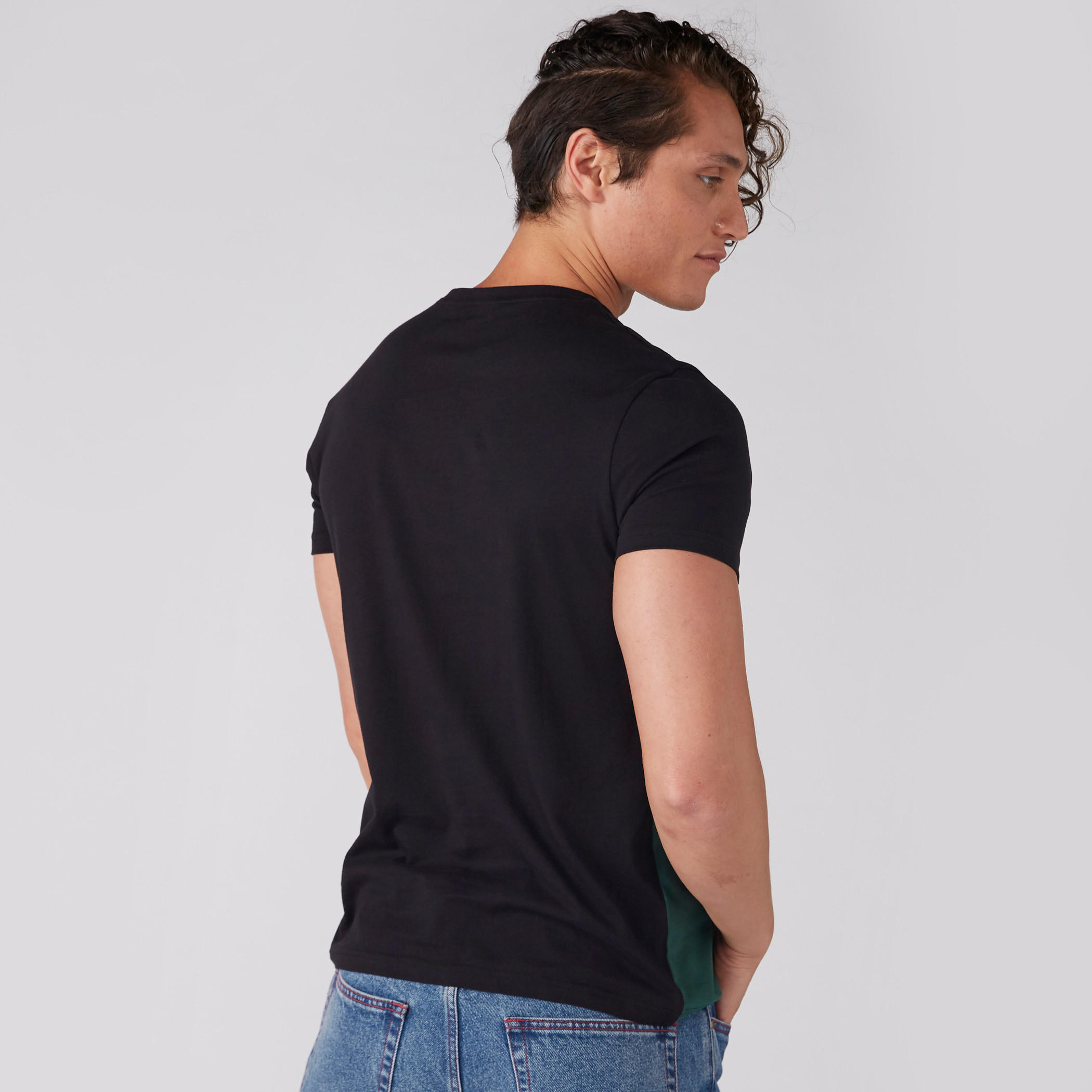 تيشيرت بنقش مطبوع بياقة ضيقة وأكمام قصيرة-men-clothing-tshirtsandpolos-tshirts-image-2