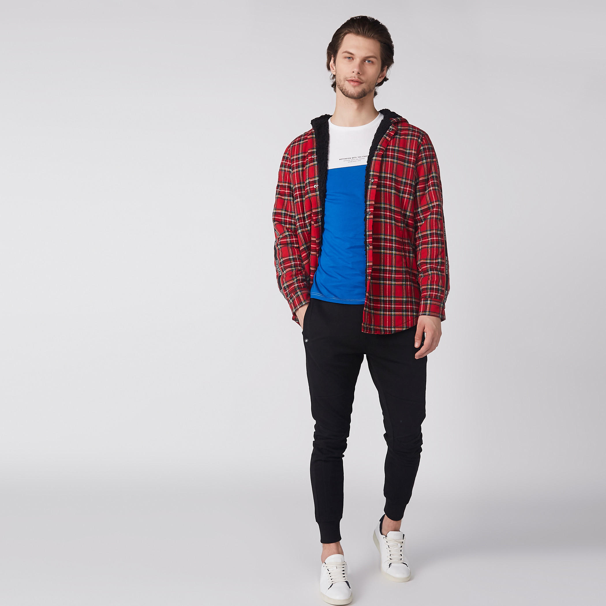 تيشيرت بياقة مستديرة وأكمام قصيرة وطبعات-men-clothing-tshirtsandpolos-tshirts-image-3