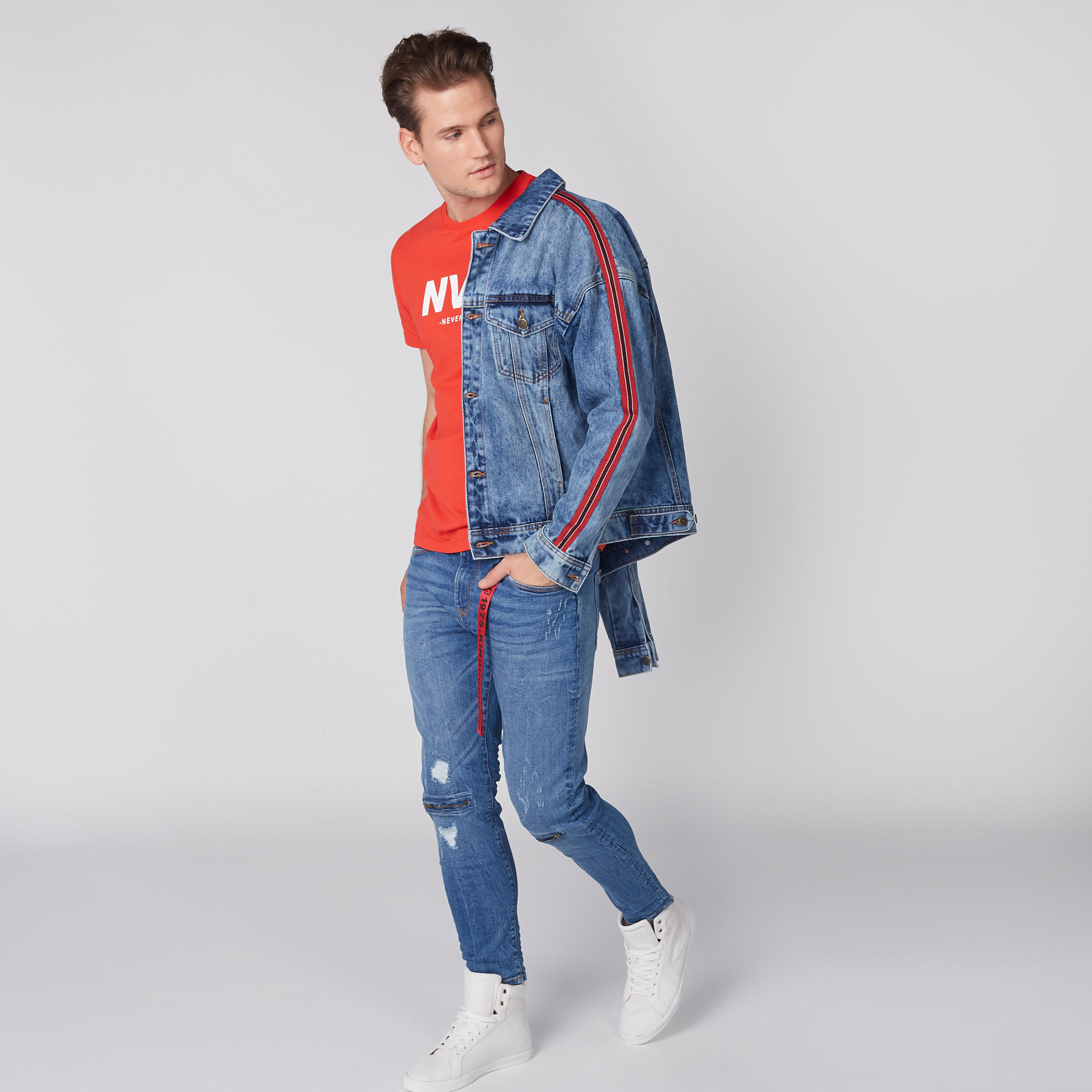 تيشيرت بطبعات وياقة مستديرة وأكمام قصيرة-men-clothing-tshirtsandpolos-tshirts-image-2