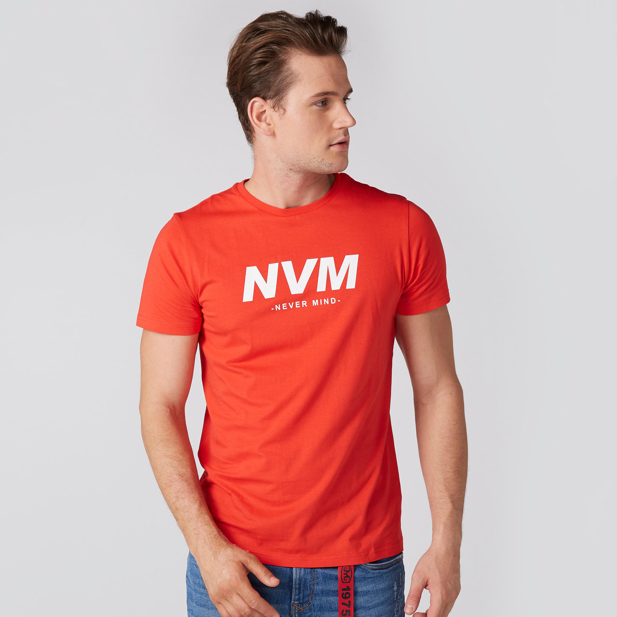 تيشيرت بطبعات وياقة مستديرة وأكمام قصيرة-men-clothing-tshirtsandpolos-tshirts-image-3