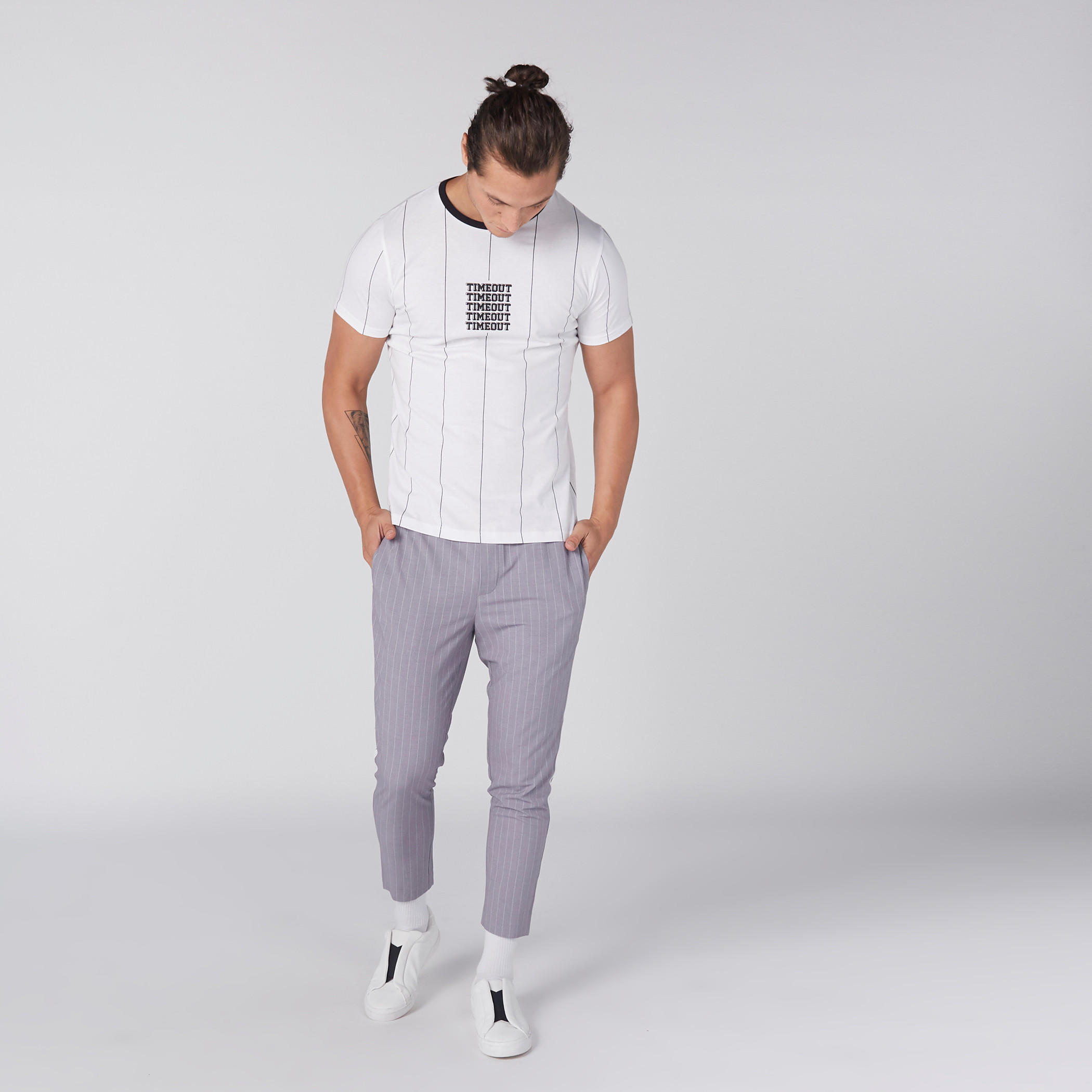 تيشيرت مقلّم بياقة ضيقة وأكمام قصيرة-men-clothing-tshirtsandpolos-tshirts-image-3