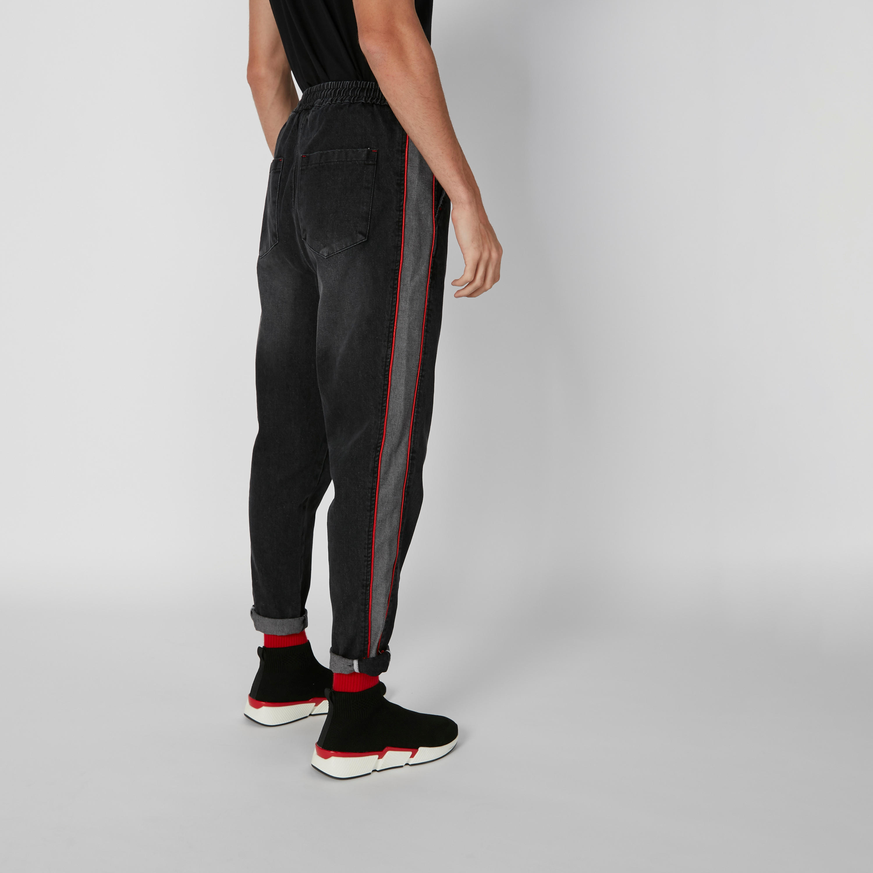 بنطال دينم برباط وشريطة جانبية-men-clothing-bottoms-jeans-image-4
