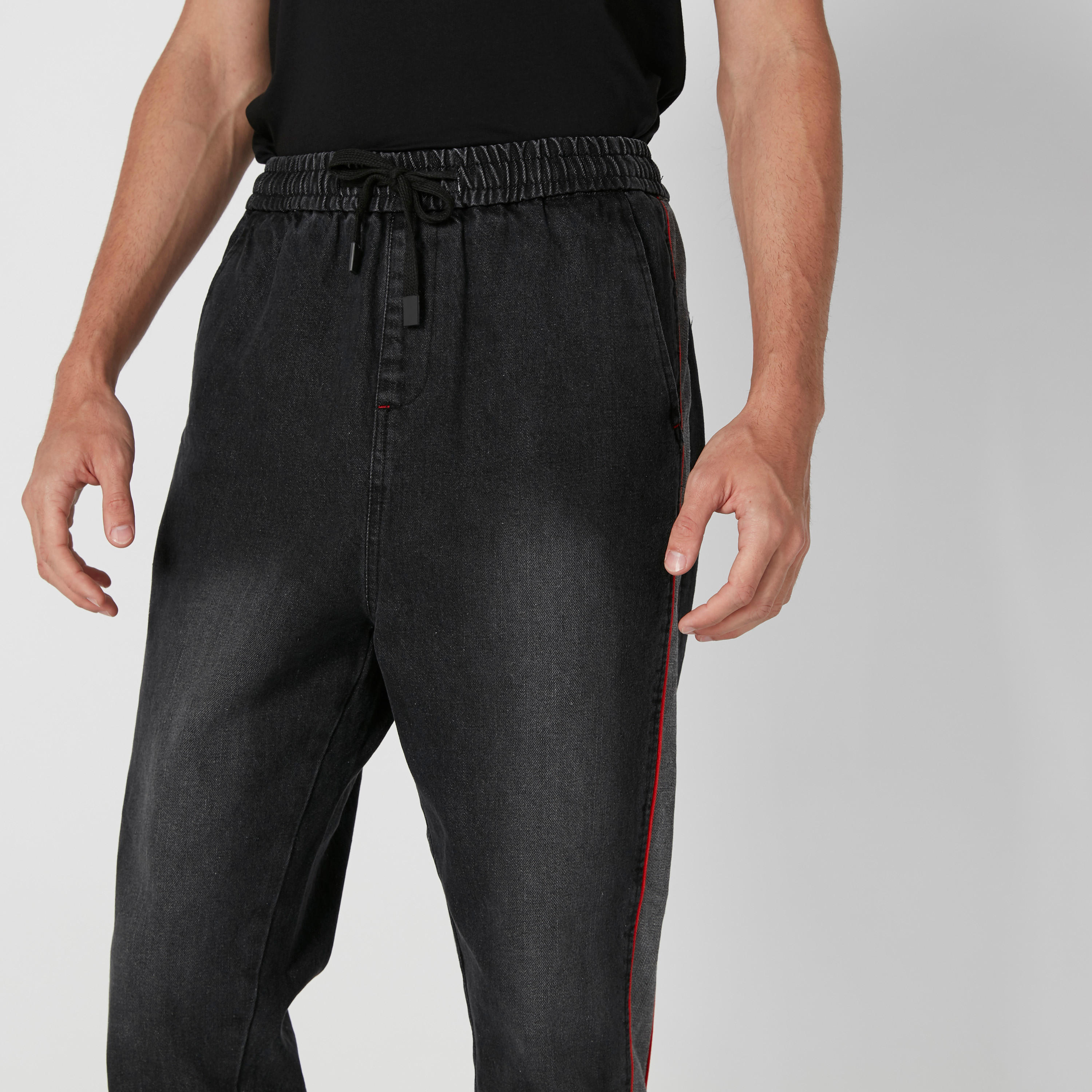 بنطال دينم برباط وشريطة جانبية-men-clothing-bottoms-jeans-image-3