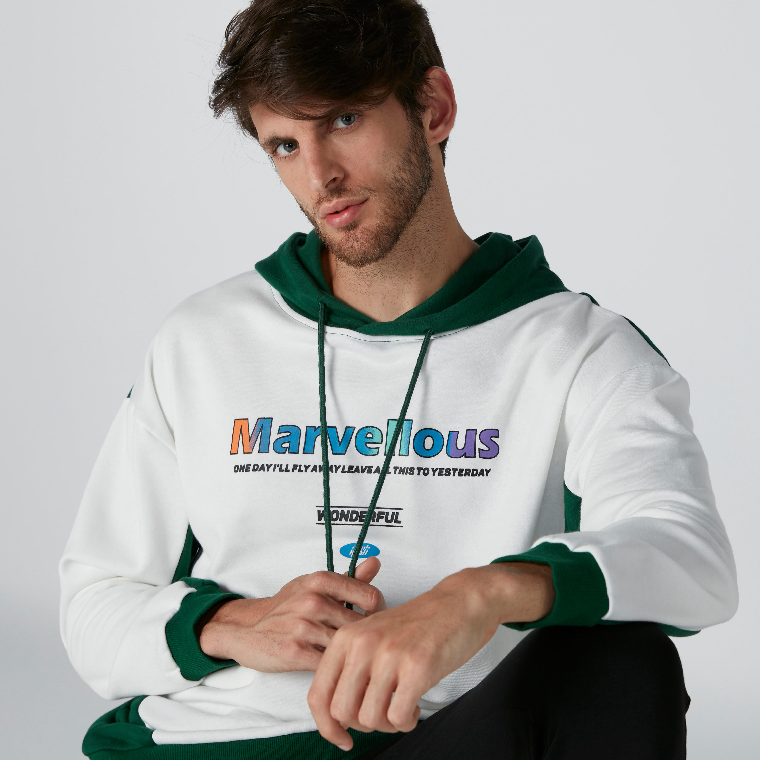 هودي بطبعات وأكمام طويلة-men-winterwear-hoodiesandsweatshirts-image-4