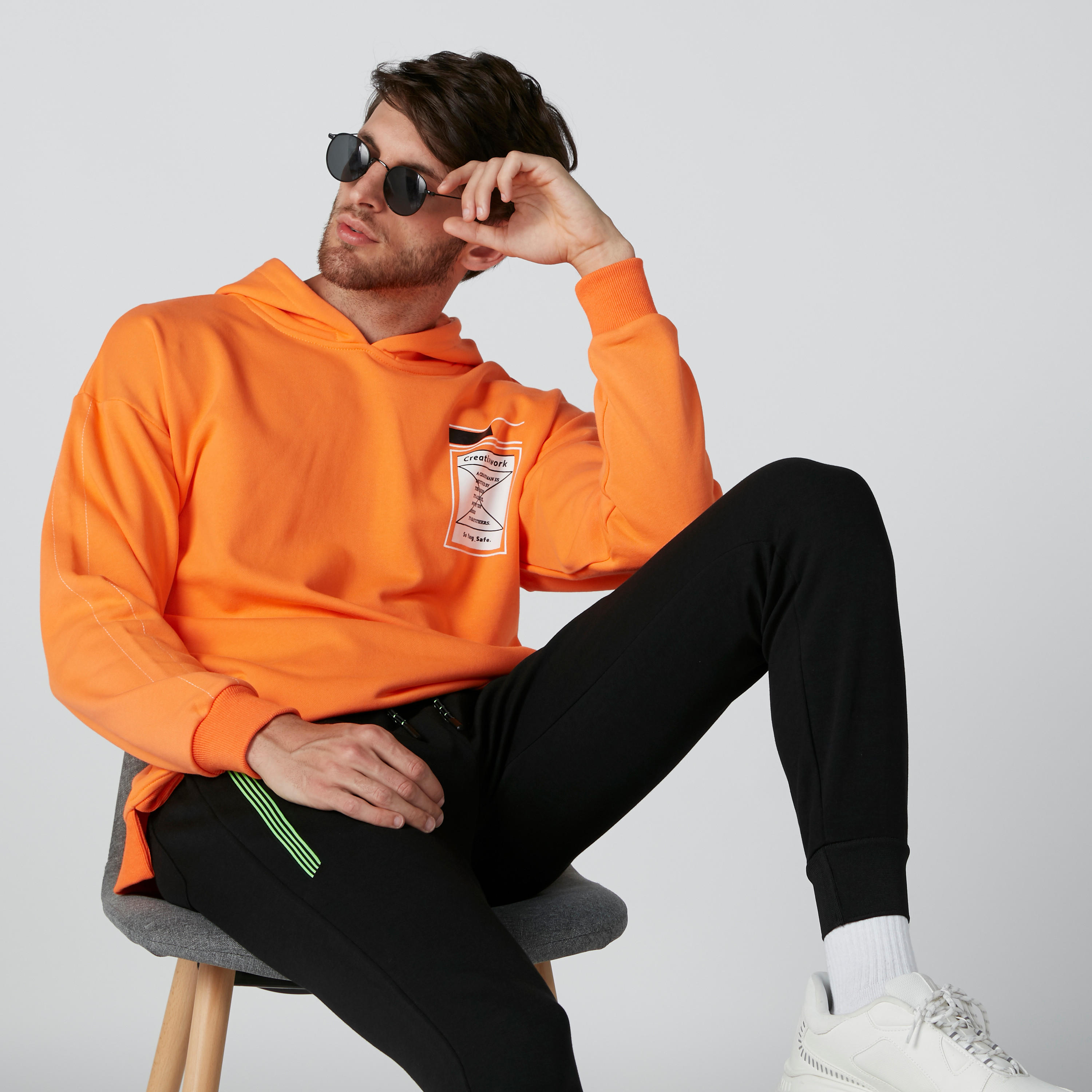 هودي بطبعات وأكمام طويلة-men-winterwear-hoodiesandsweatshirts-image-4