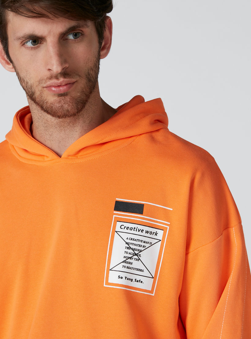 هودي بطبعات وأكمام طويلة-men-winterwear-hoodiesandsweatshirts-image-5